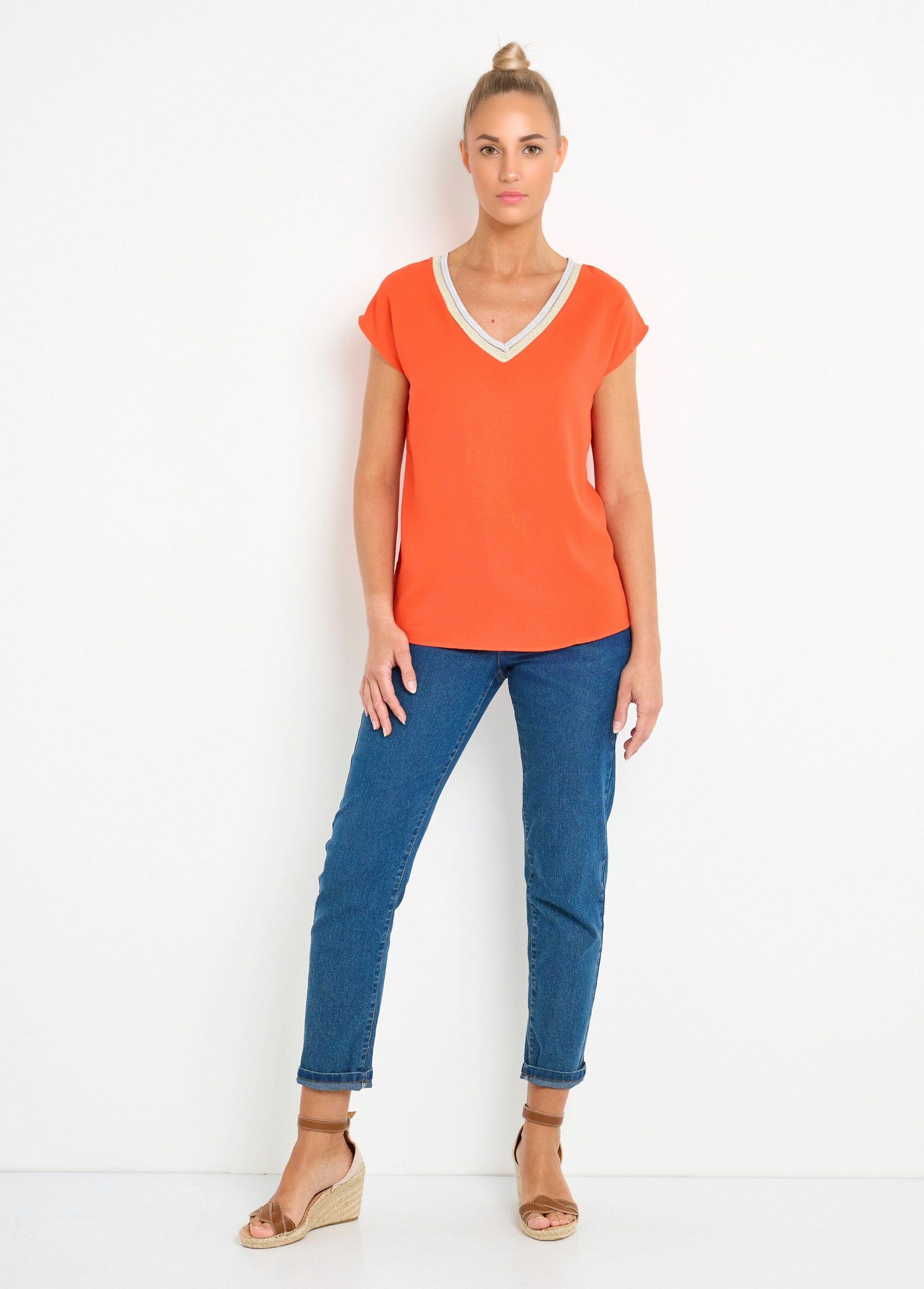 Blusa_fluida_sin_mangas_con_escote_en_pico_y_trenza_Amapola_SF1_slim