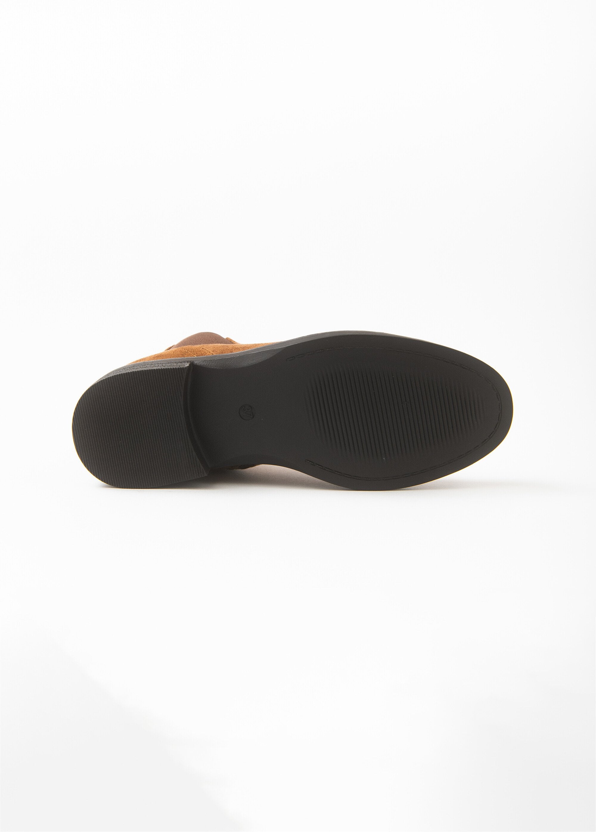 Botines_Chelsea_beige_con_elásticos_laterales_camello_UN1_slim