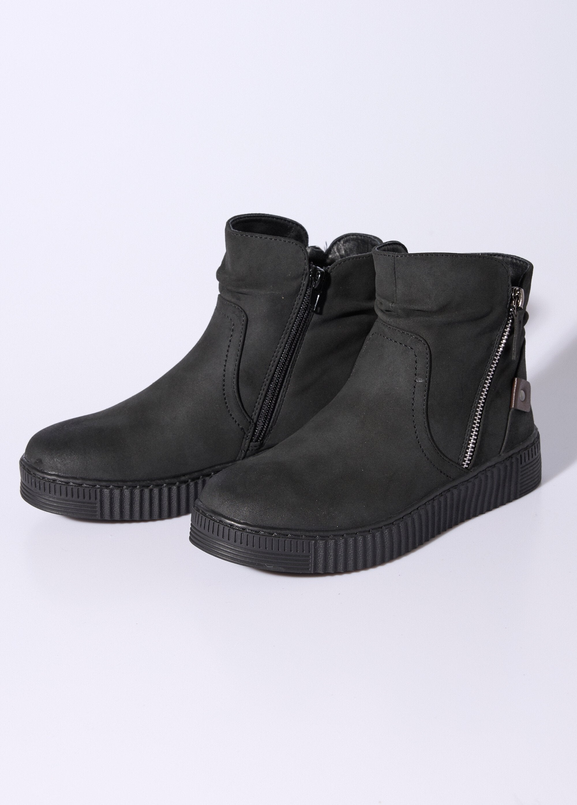 Botas_de_ante_con_suela_de_cuña_Negro_DE1_slim