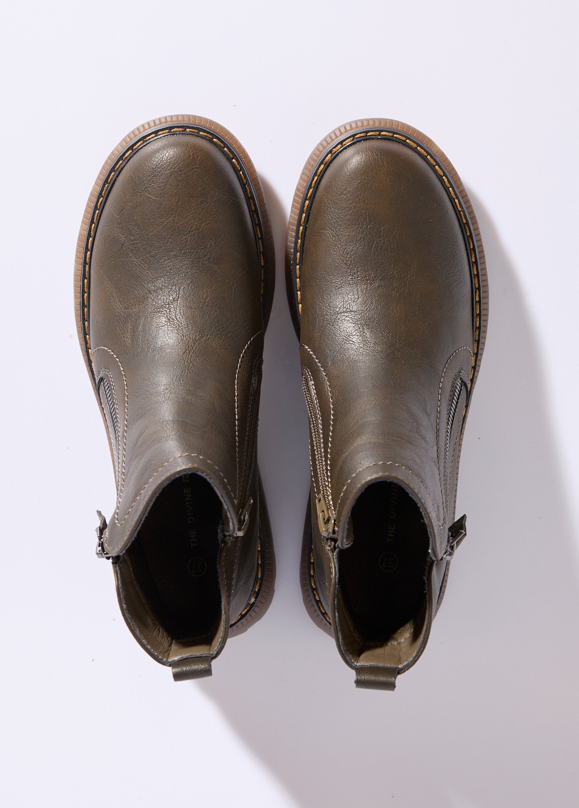 Botas_con_cremallera_y_costuras_en_contraste_Caqui_OV1_slim