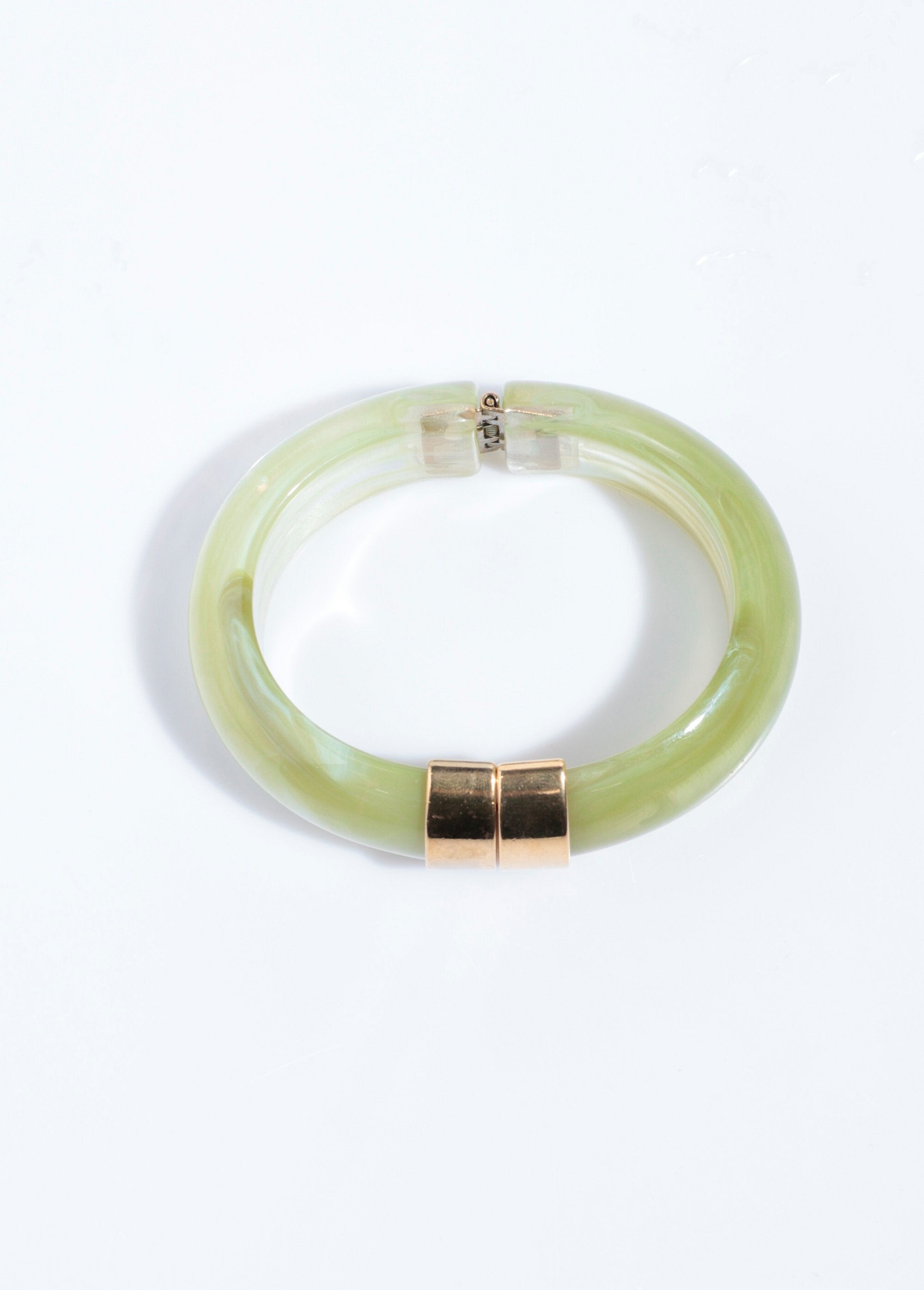 Brazalete_semirrígido_de_acero_inoxidable_y_jaspeado._Verde_DE1_slim