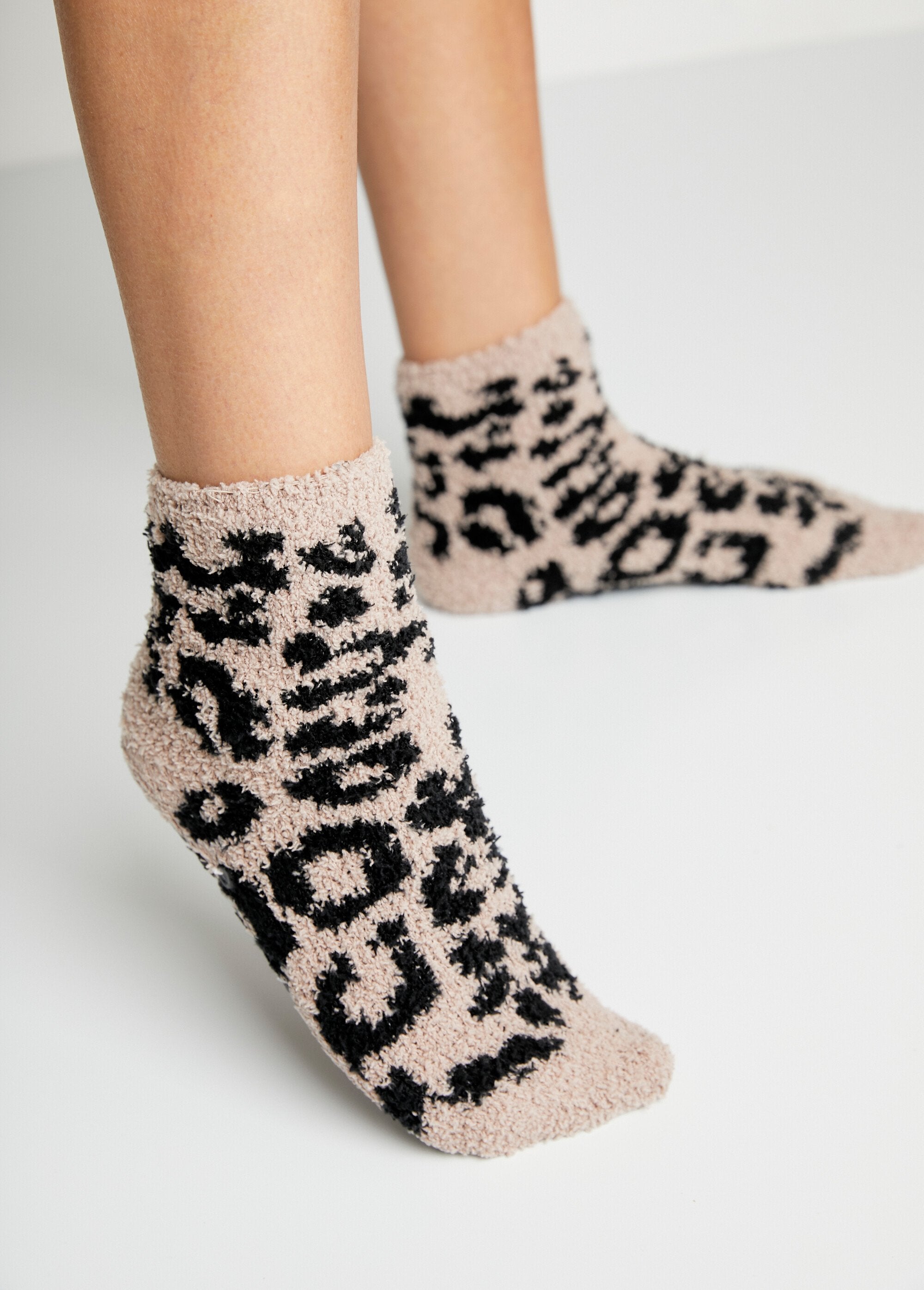 Calcetines_suaves_antideslizantes_Lote_negro_surtido_2_DE1_slim