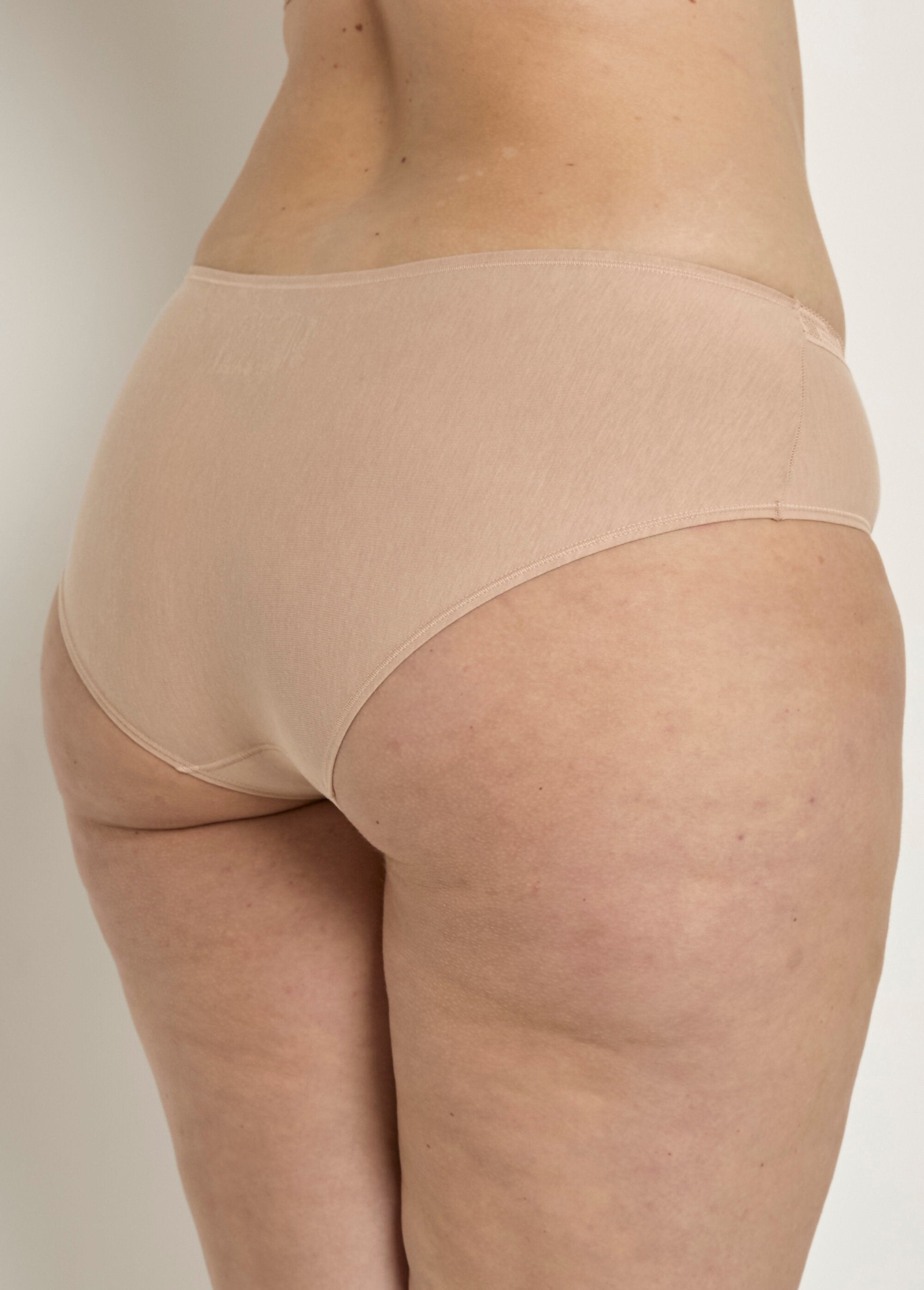 ®_Chantelle_-_Short_efecto_segunda_piel_"EasyFeel_Desnudo_DO1_curvy