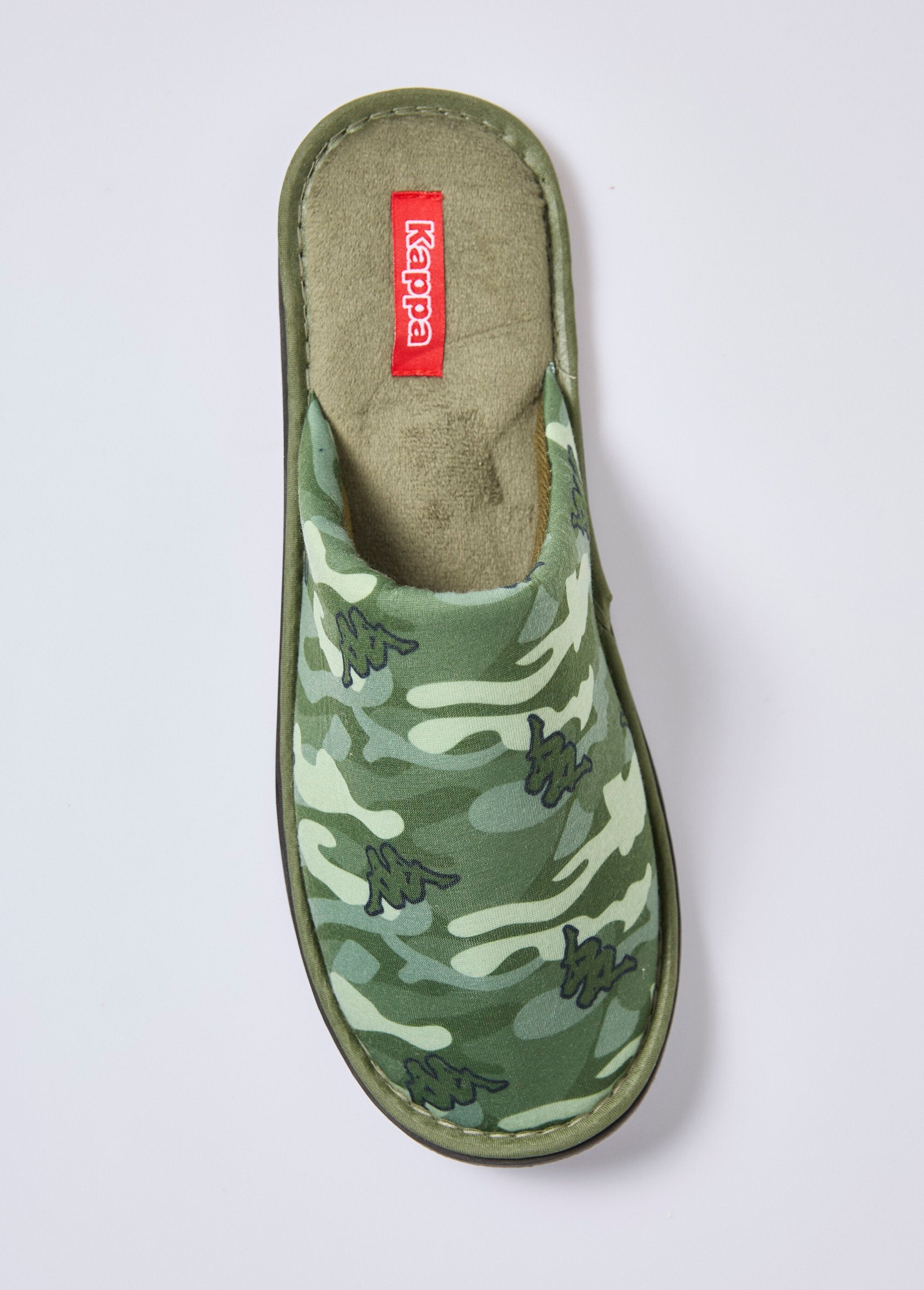 Zapatillas_tipo_mule_con_estampado_de_camuflaje_Estampado_verde_OV1_slim