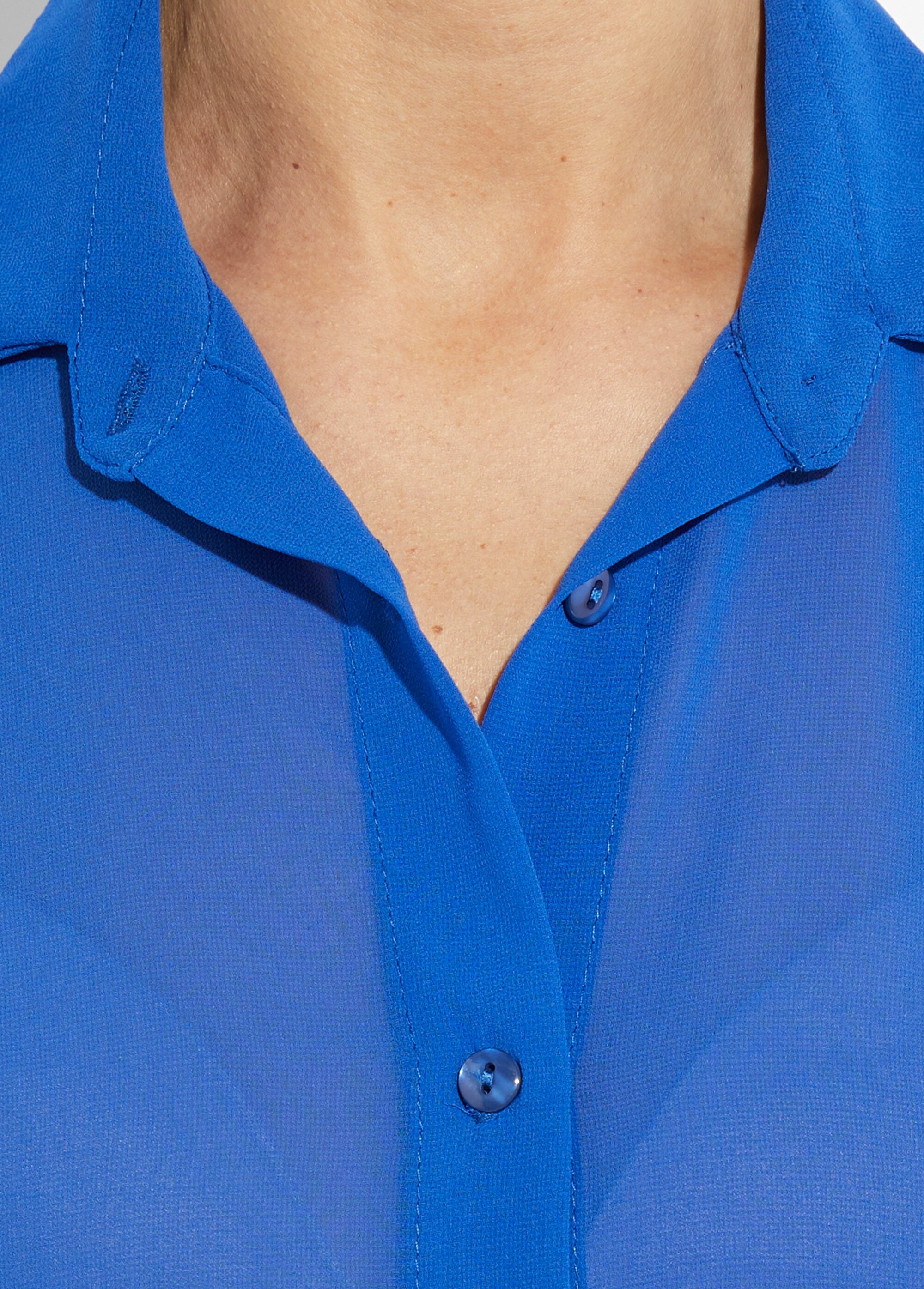 Blusa_fluida_de_voile_con_mangas_largas_Azul_DE1_slim