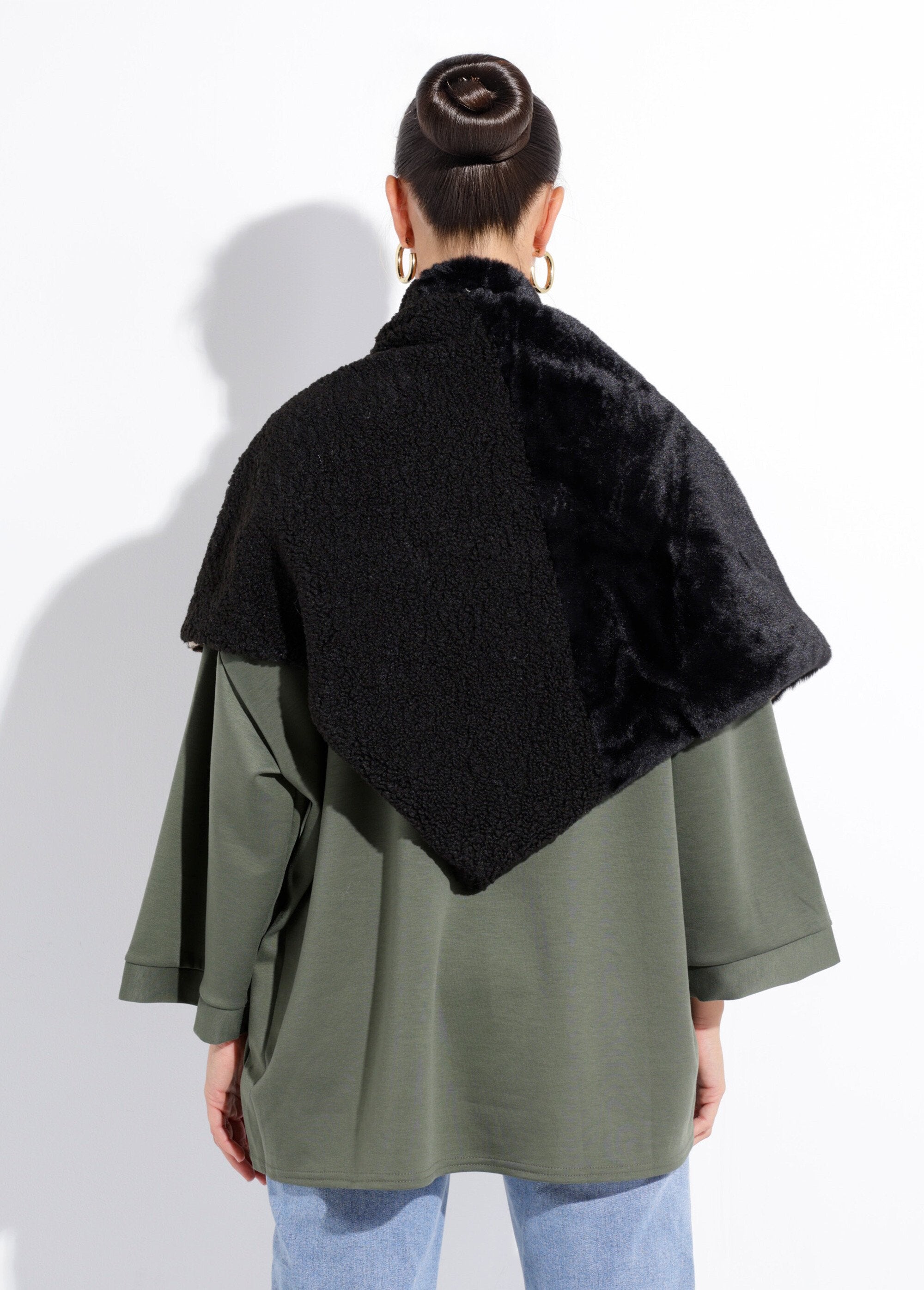 Bufanda_triangular_de_piel_sintética_con_lazo_Negro_DO1_slim