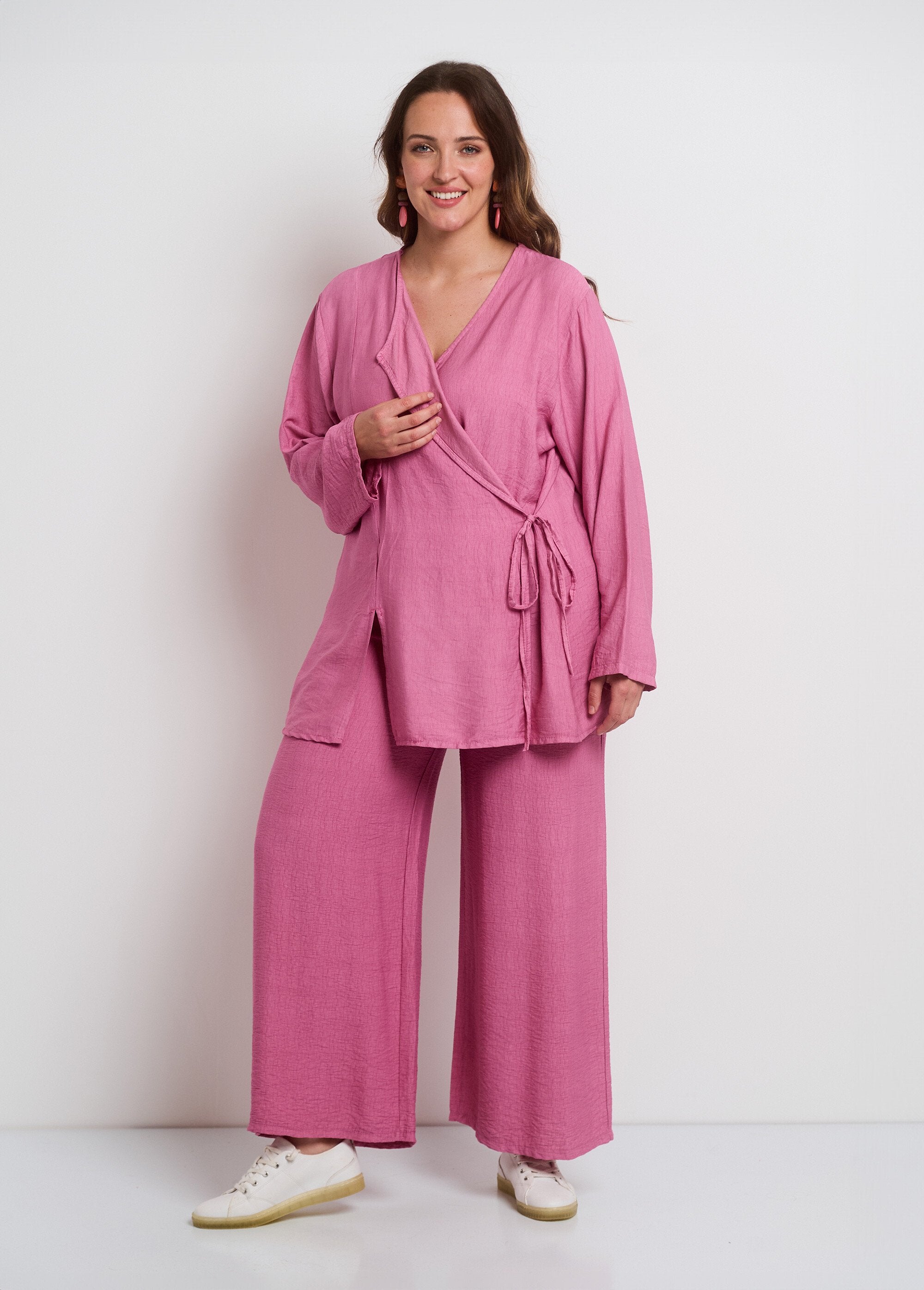 Conjunto_de_top_cruzado_y_pantalón_ancho_Peonía_FA1_curvy