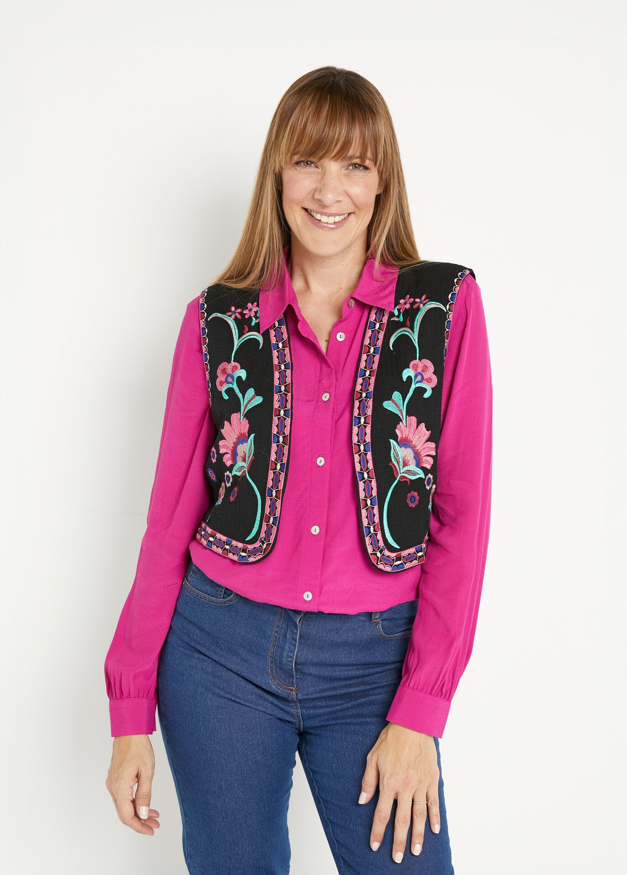 Rebeca_sin_mangas_con_bordado_floral_Negro__FA1_slim