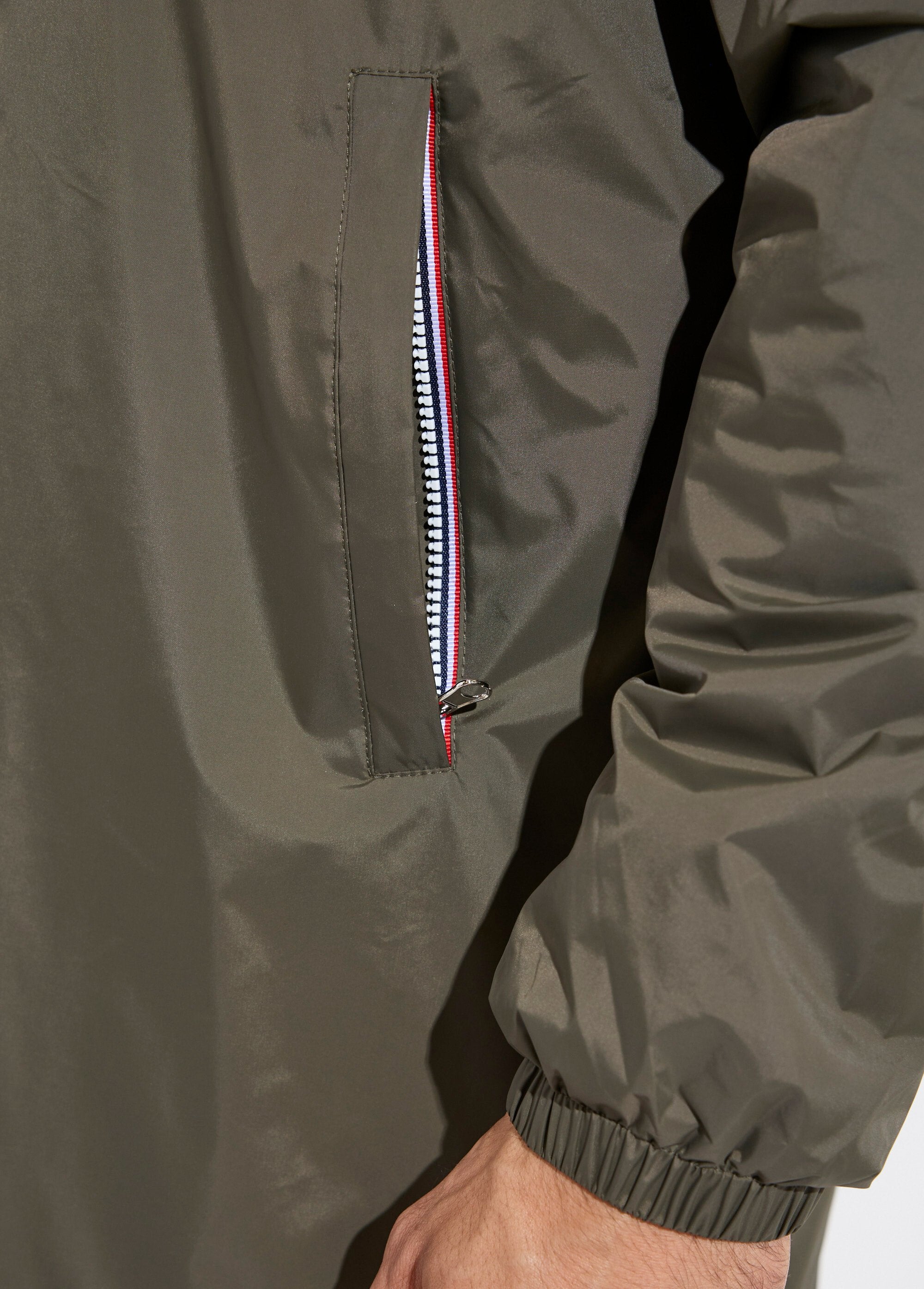 Parka_larga,_cálida_y_repelente_al_agua._Caqui_DE2_slim