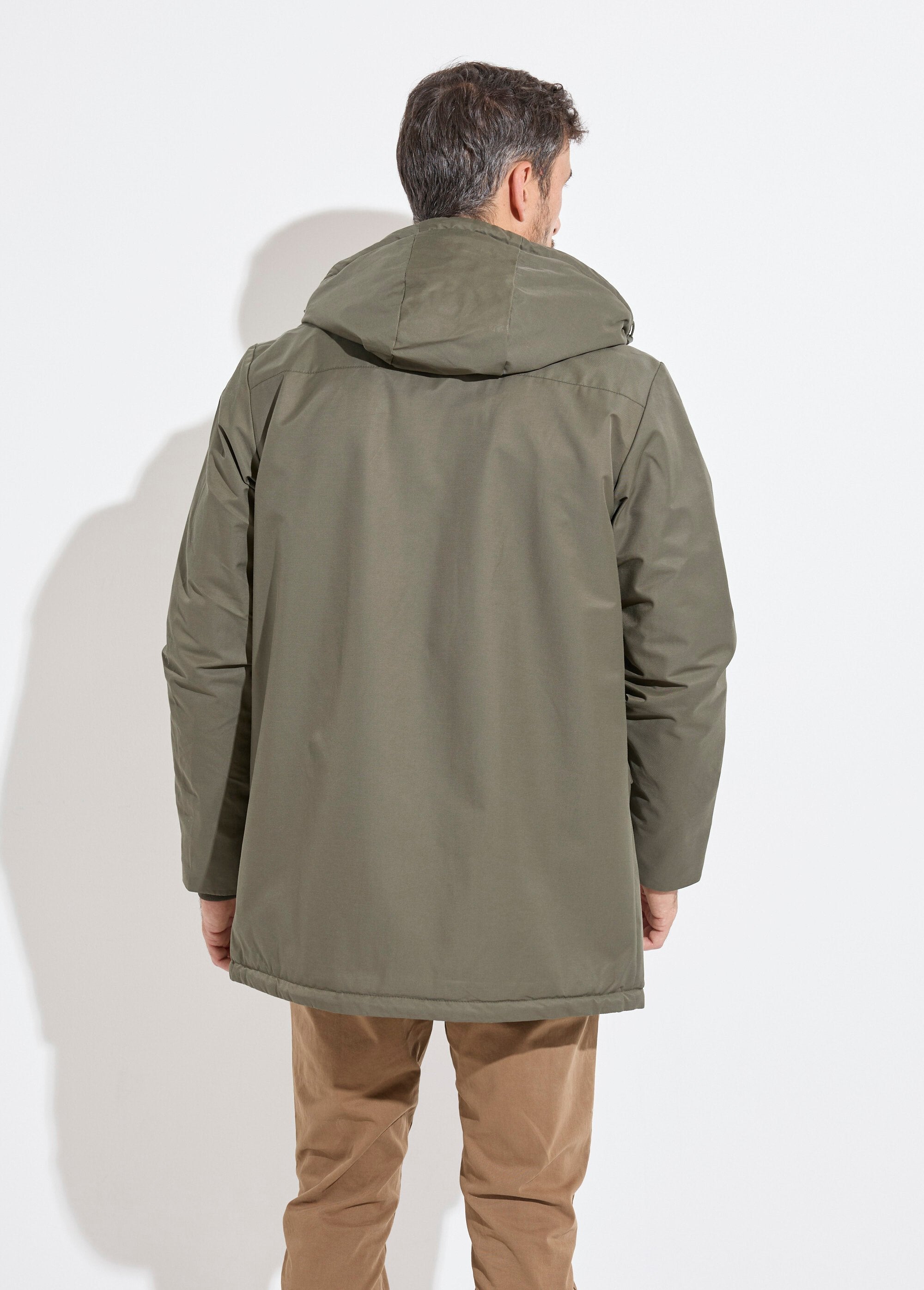 Parka_con_capucha_forrada_de_piel_Caqui_DO1_slim