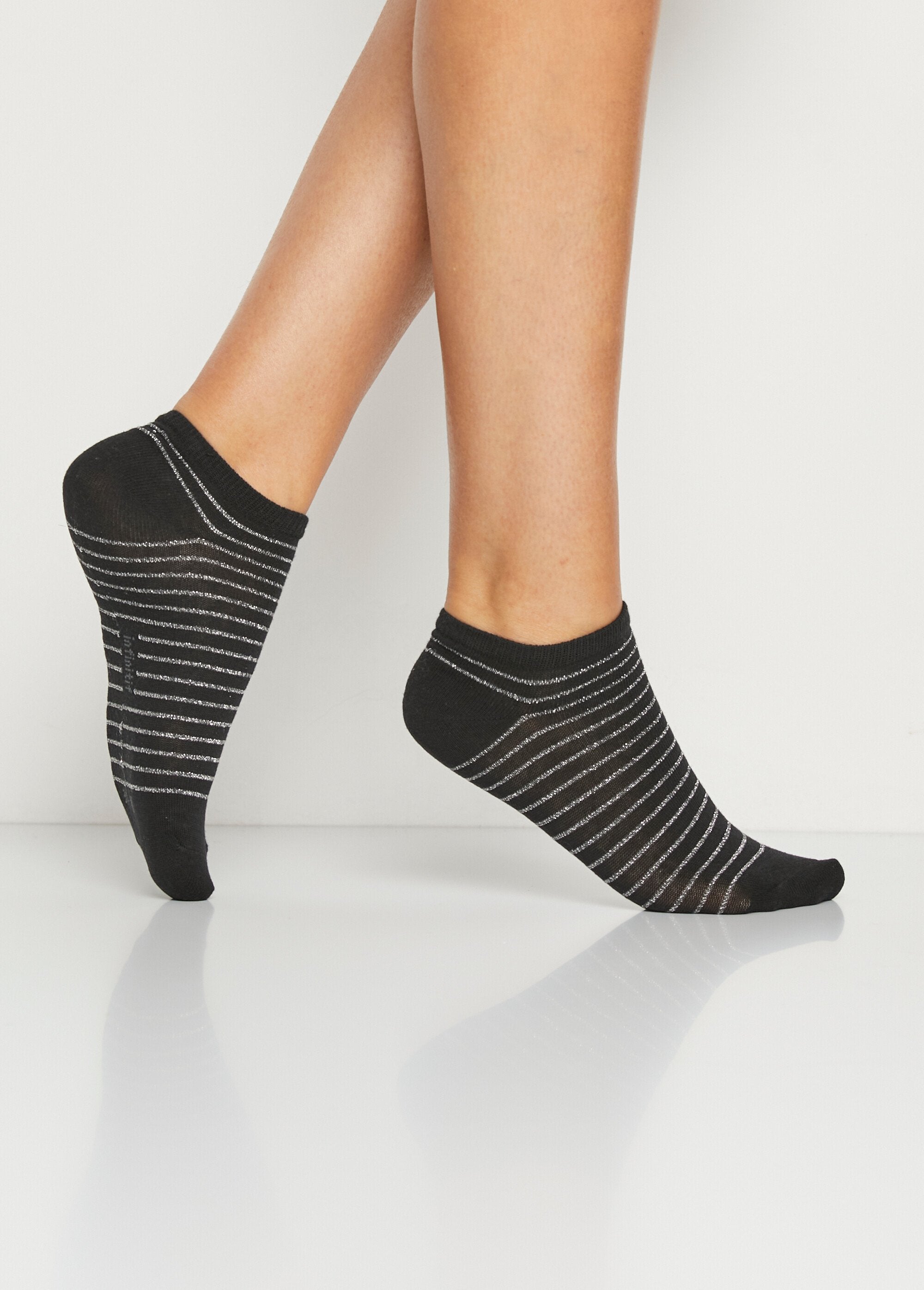 Calcetines_discretos_con_lurex_Lote_negro_surtido_3_DR1_slim