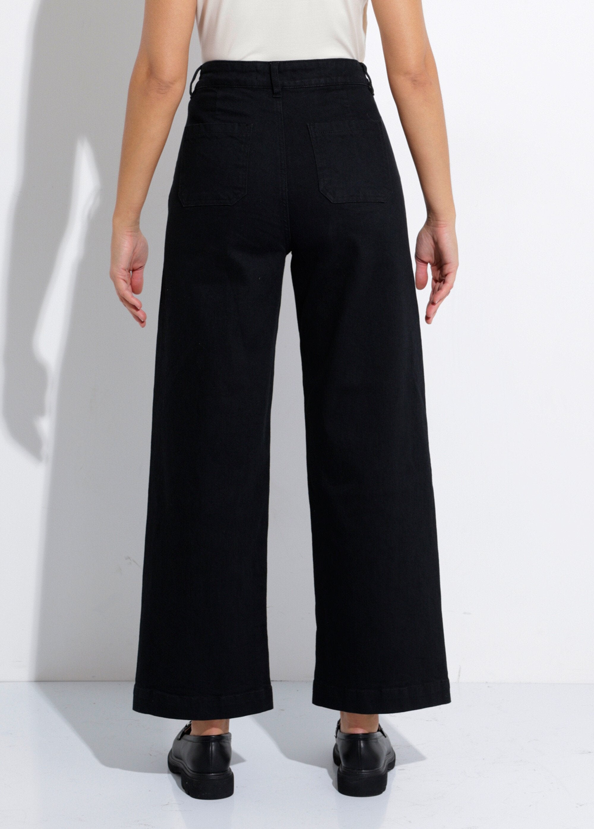 Vaqueros_de_denim_elástico_de_7/8_de_ancho_con_4_bolsillos_Negro_DO1_slim