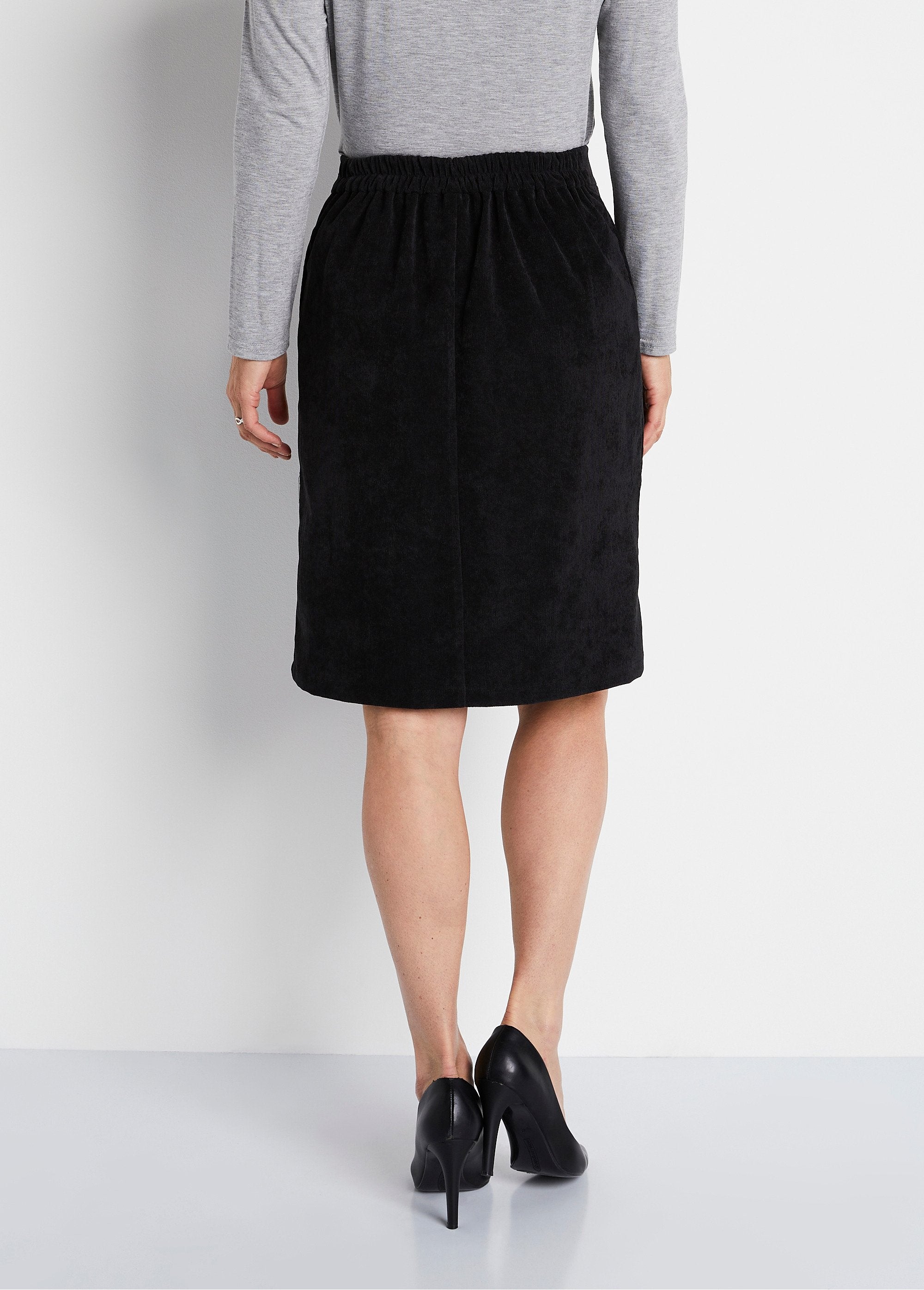 Falda_corta_efecto_cruzado_de_terciopelo_Negro_DO1_slim