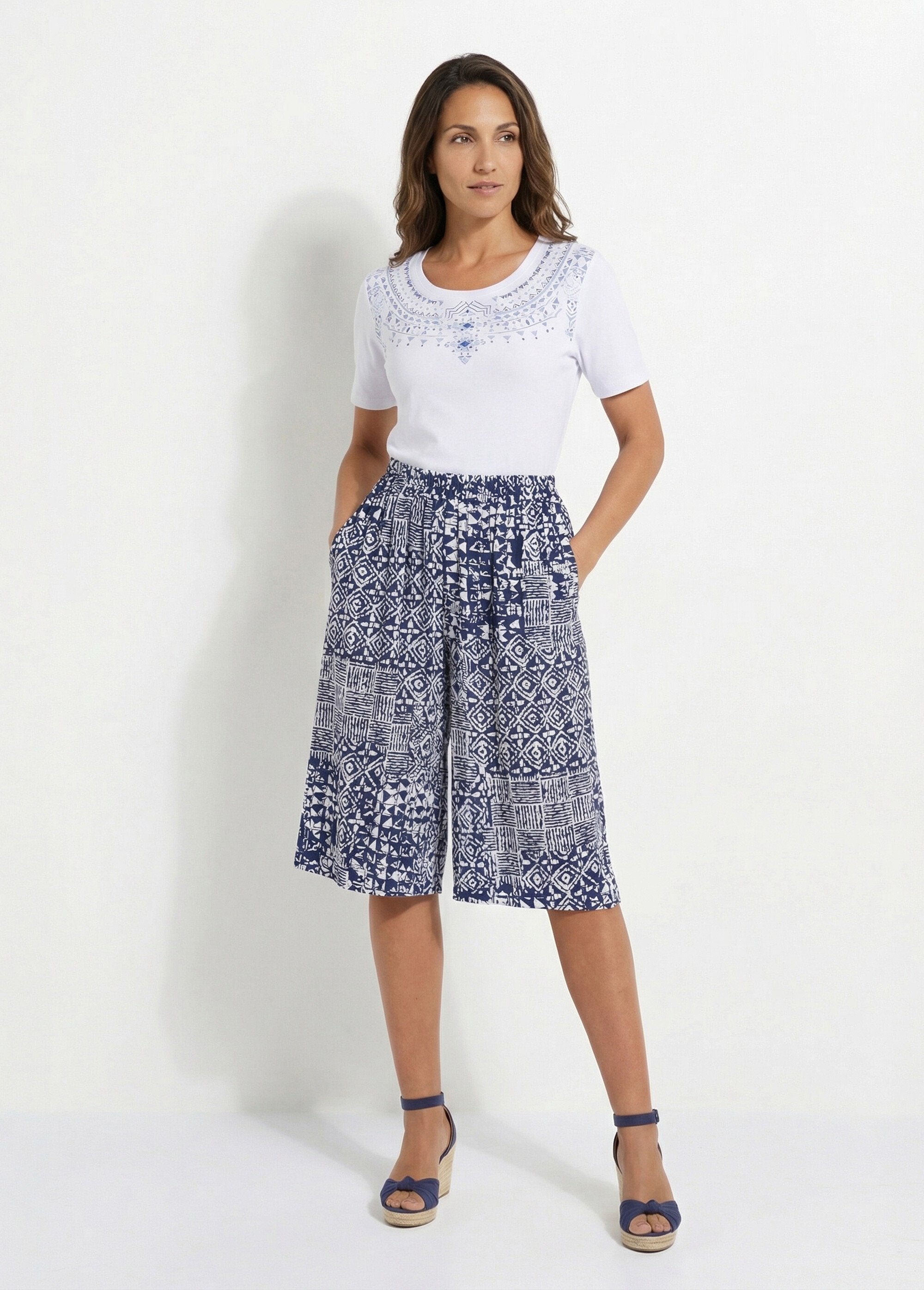Pantalón_culotte_estampado_con_cinturilla_elástica_azul_marino_y_blanco_SF1_slim
