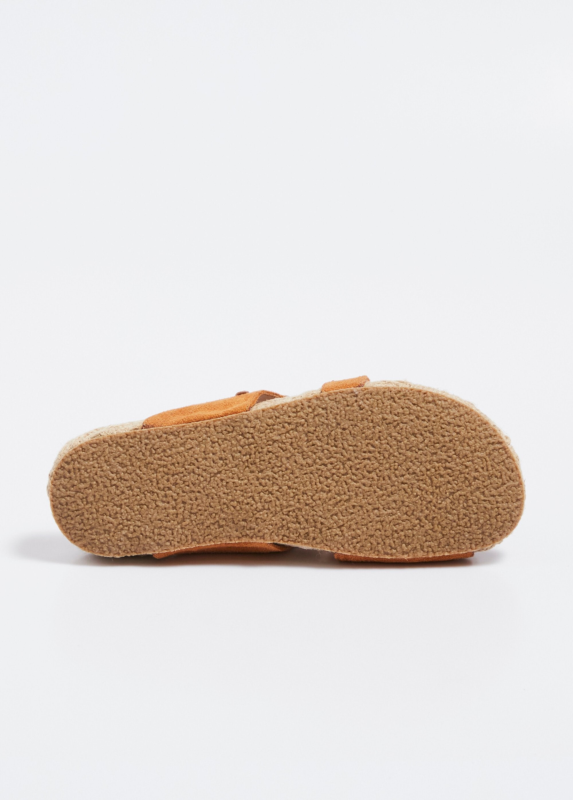 Mules_de_cuña_con_detalles_florales_Marrón_claro_UN1_slim