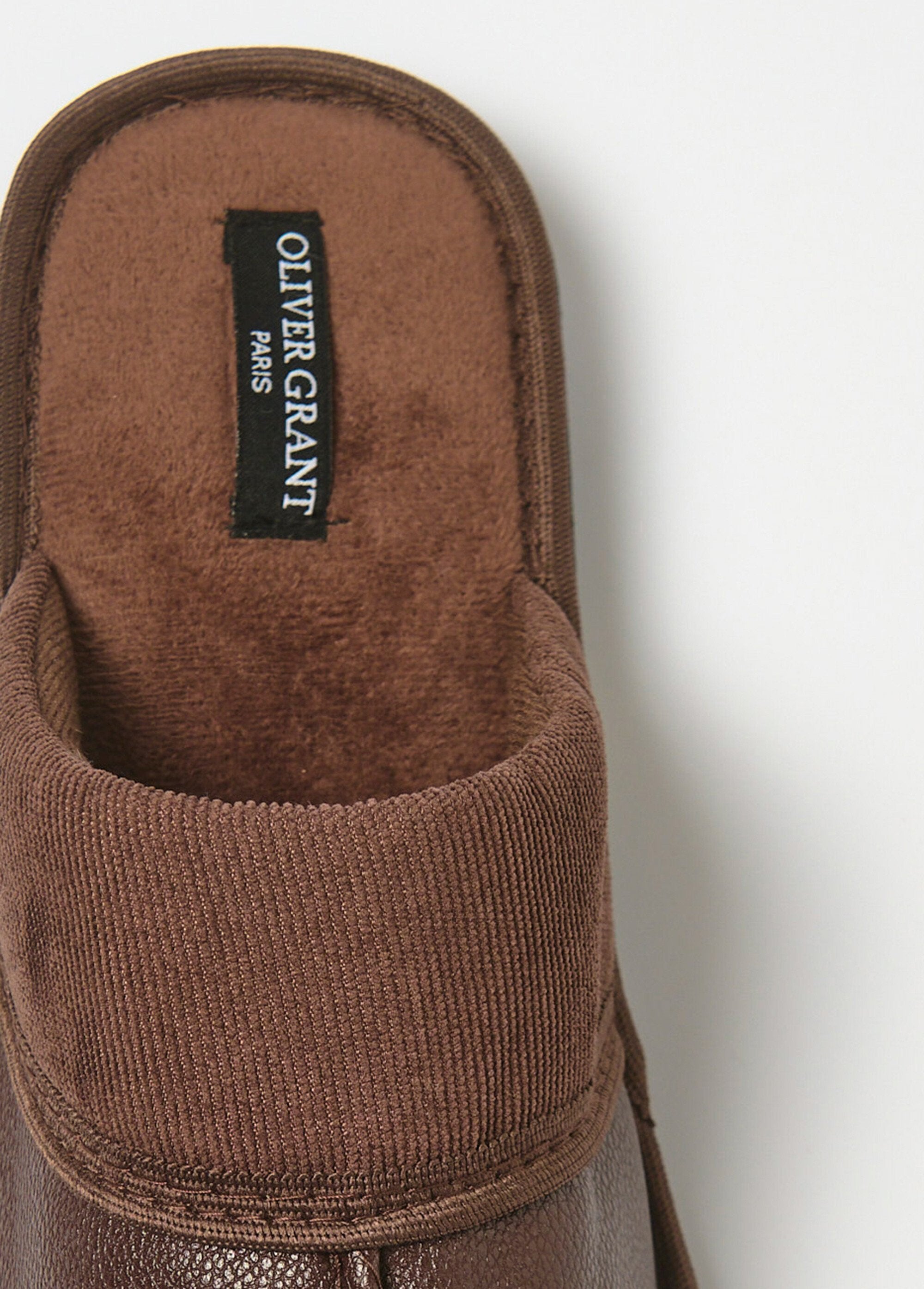 Zapatillas_de_piel_sintética_y_acanaladas_Castaño_DE1_slim