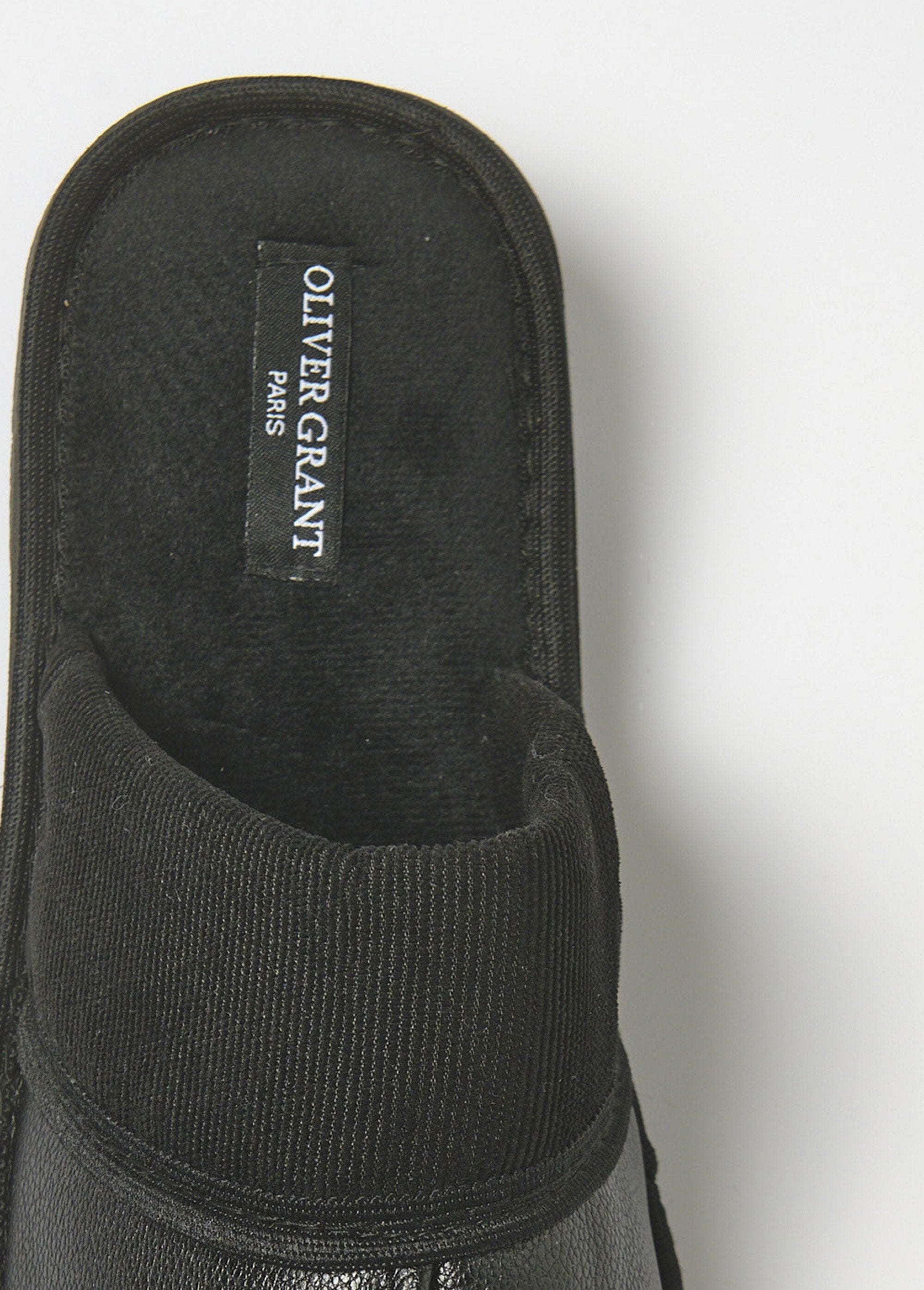 Zapatillas_de_piel_sintética_y_acanaladas_Negro_DE1_slim