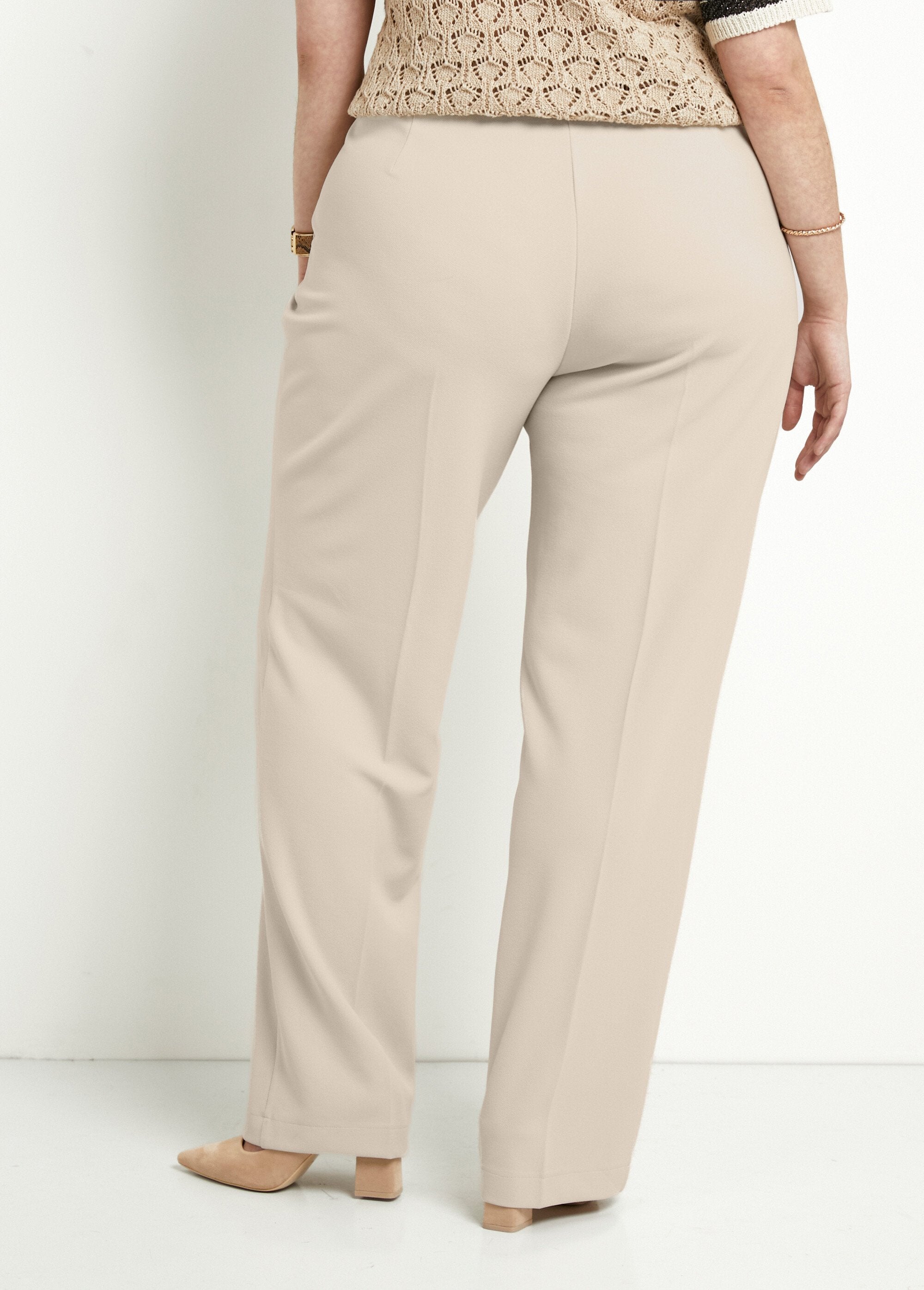 Pantalón_ancho_fluido_Beige_DO1_curvy