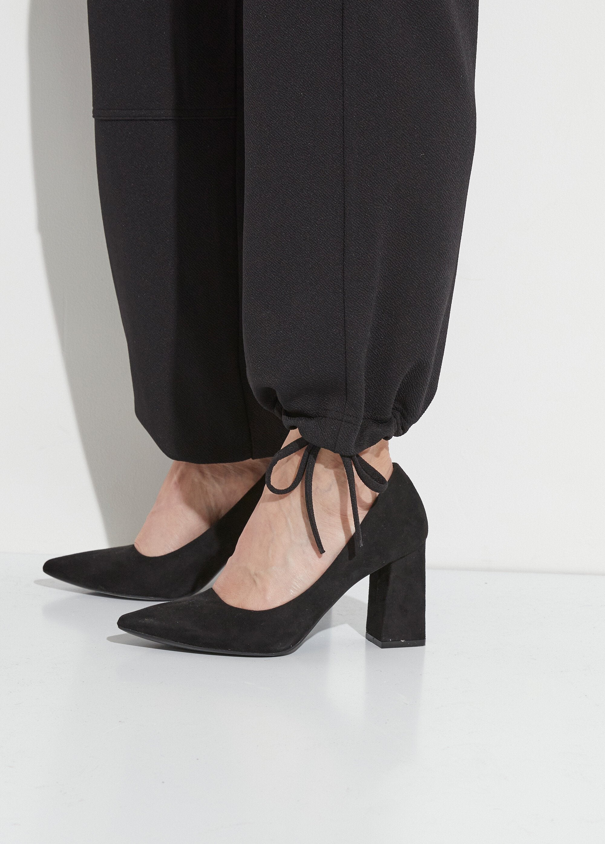 Pantalón_de_cinturilla_elástica_ancha_en_punto_crepé_liso_Negro_DE2_slim