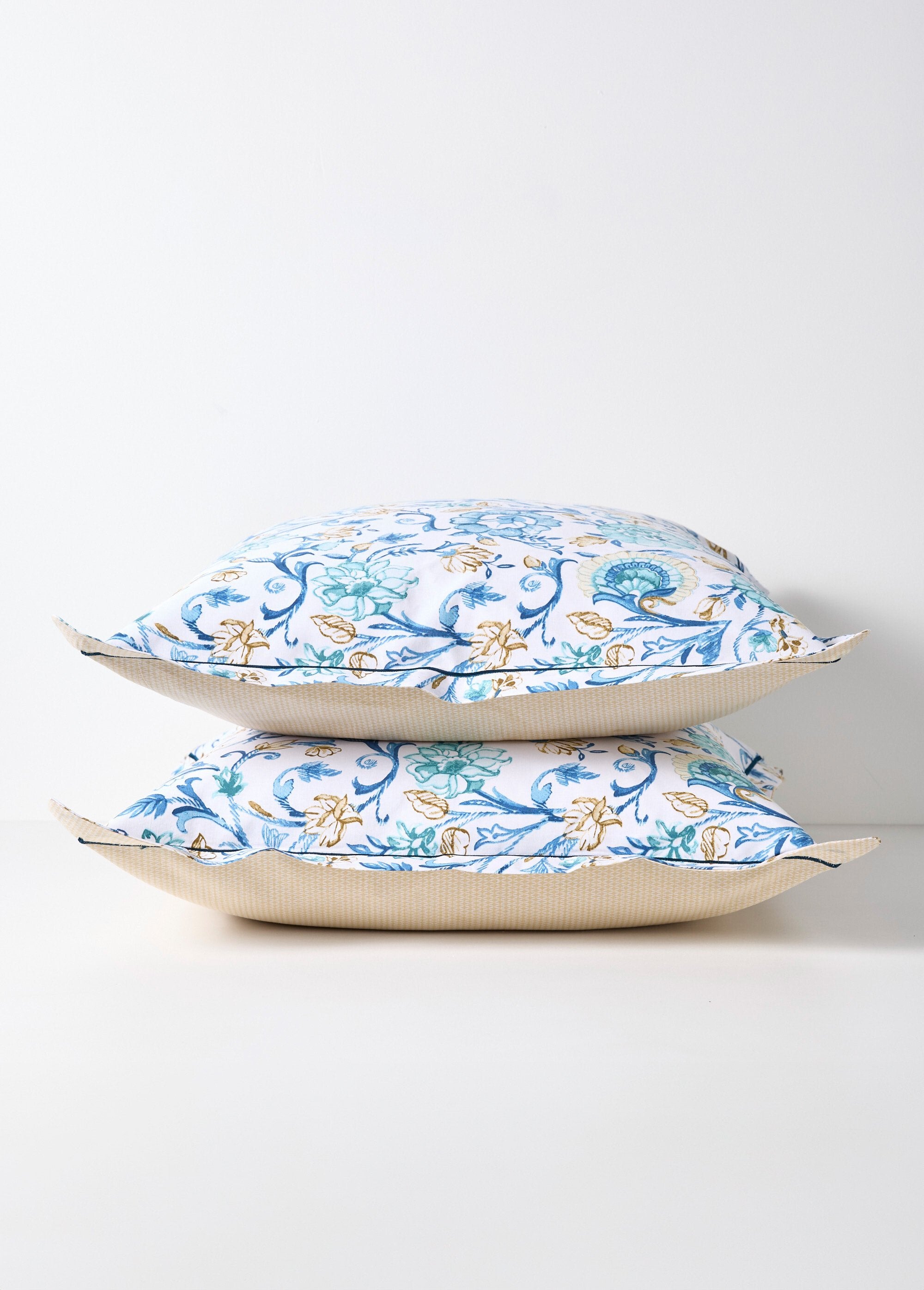 Juego_de_cama_de_4_piezas_con_sábana_encimera,_camelias_Azul_DE1_slim