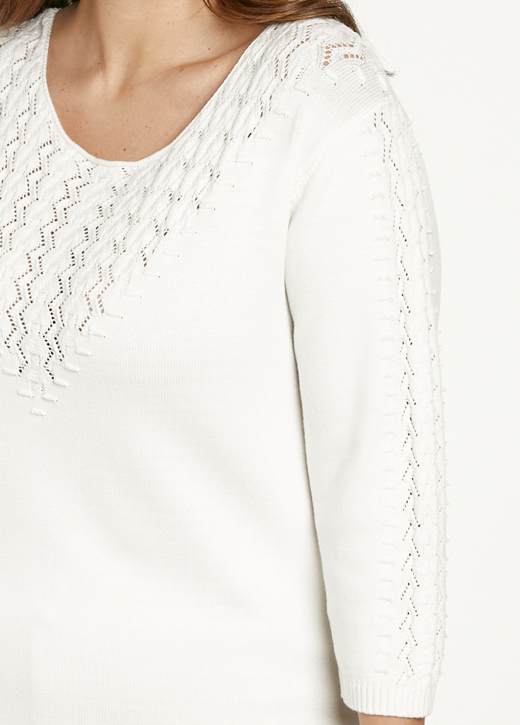 Jersey_punto_fantasía_cuello_redondo_liso_suave_Crudo_DE1_curvy