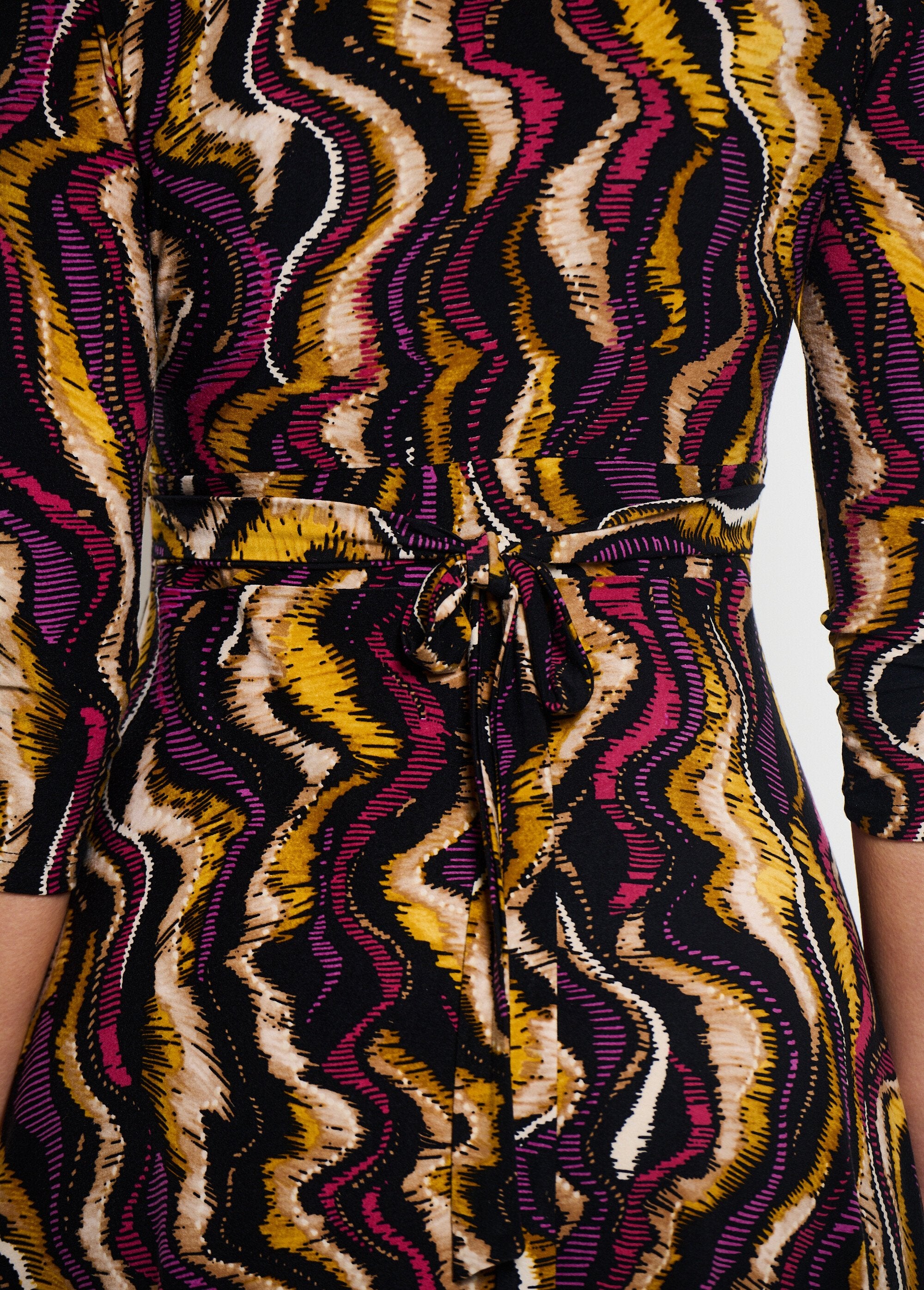 Vestido_vaporoso_plisado_Impreso_DE2_slim