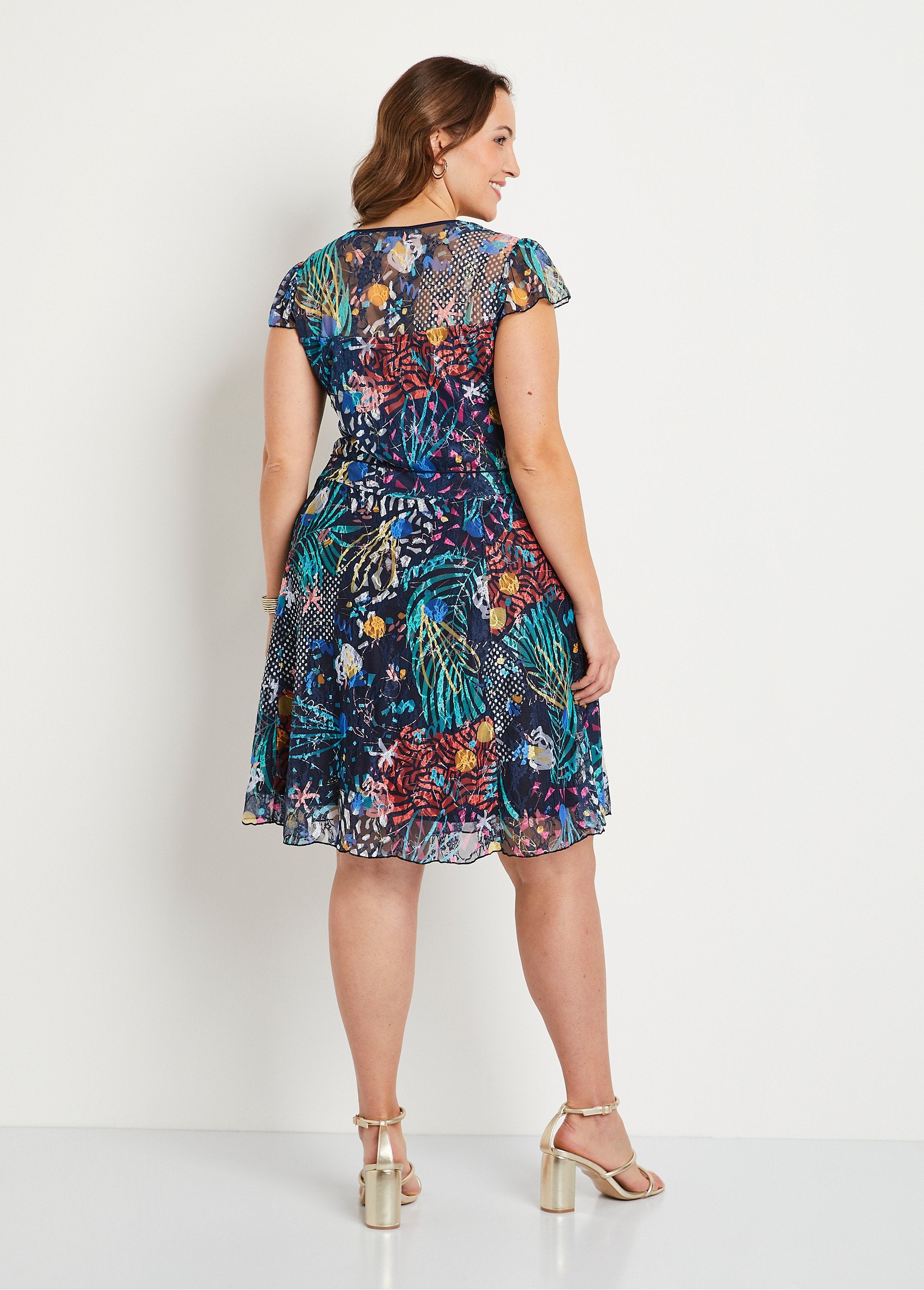 Vestido_corto_de_encaje_estampado_Multicolor_DO1_curvy