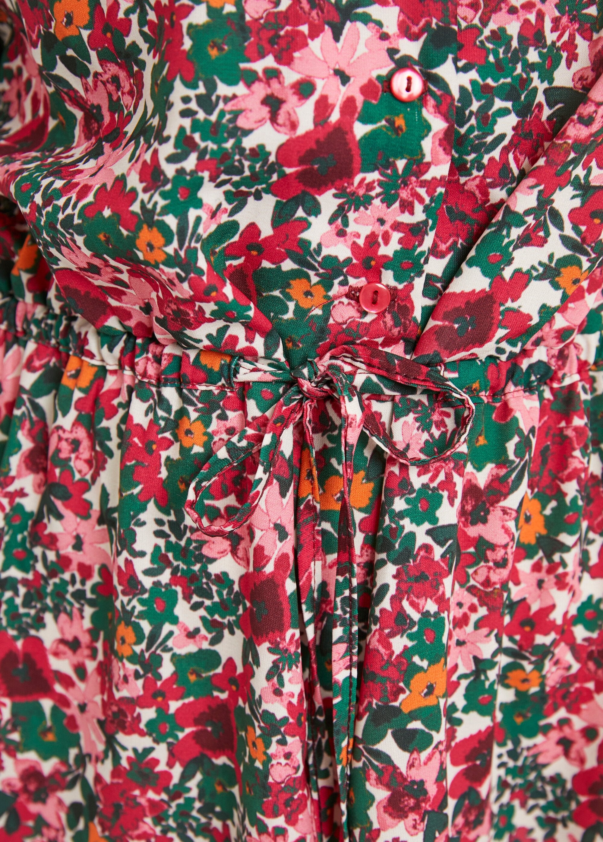 Vestido_corto_acampanado_floral_abotonado_con_cuello_en_V_rosa_y_verde_DE3_slim