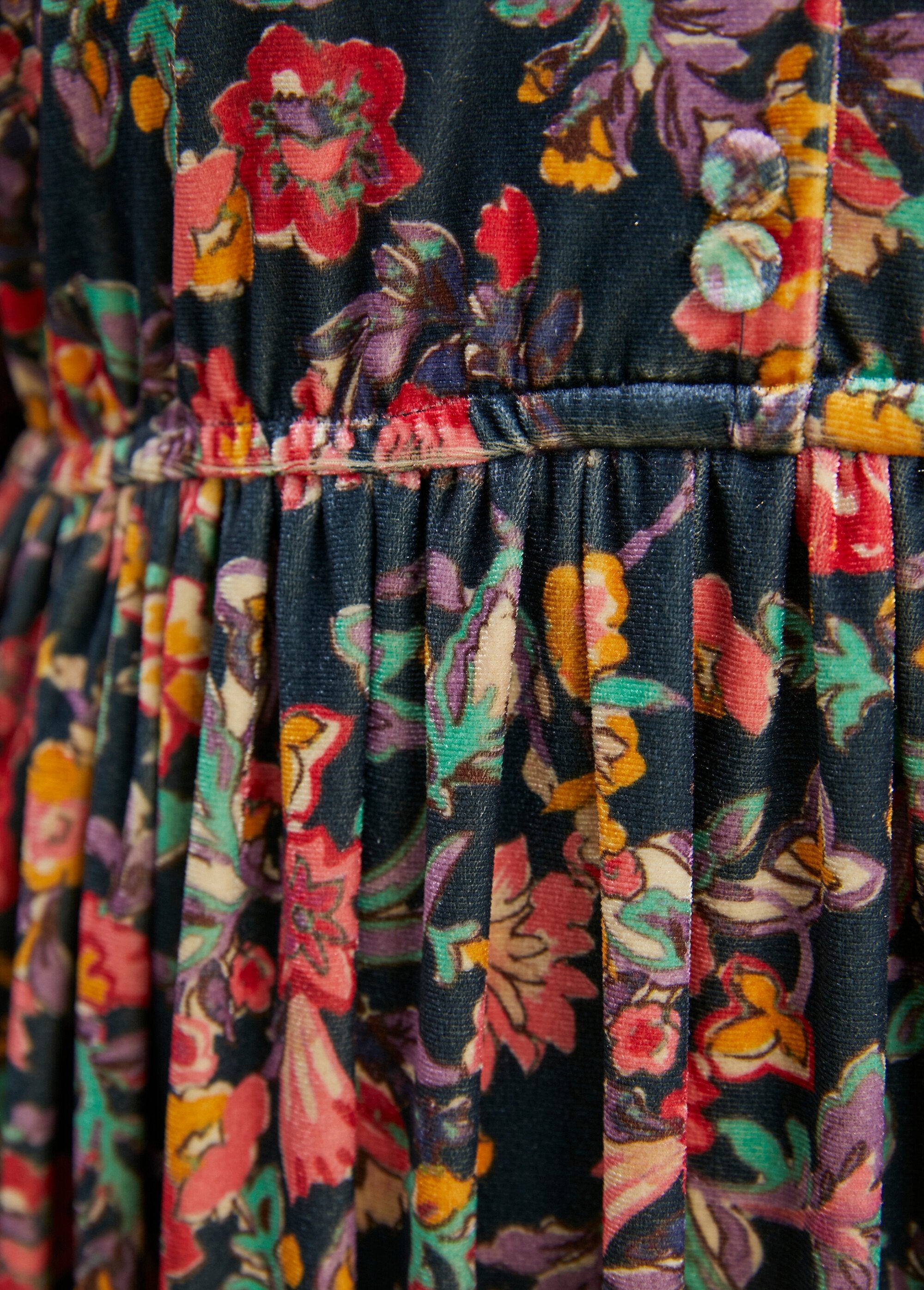 Vestido_corto_acampanado_de_terciopelo_floral_con_cuello_en_V_Azul_marino_y_rosa_DE3_slim