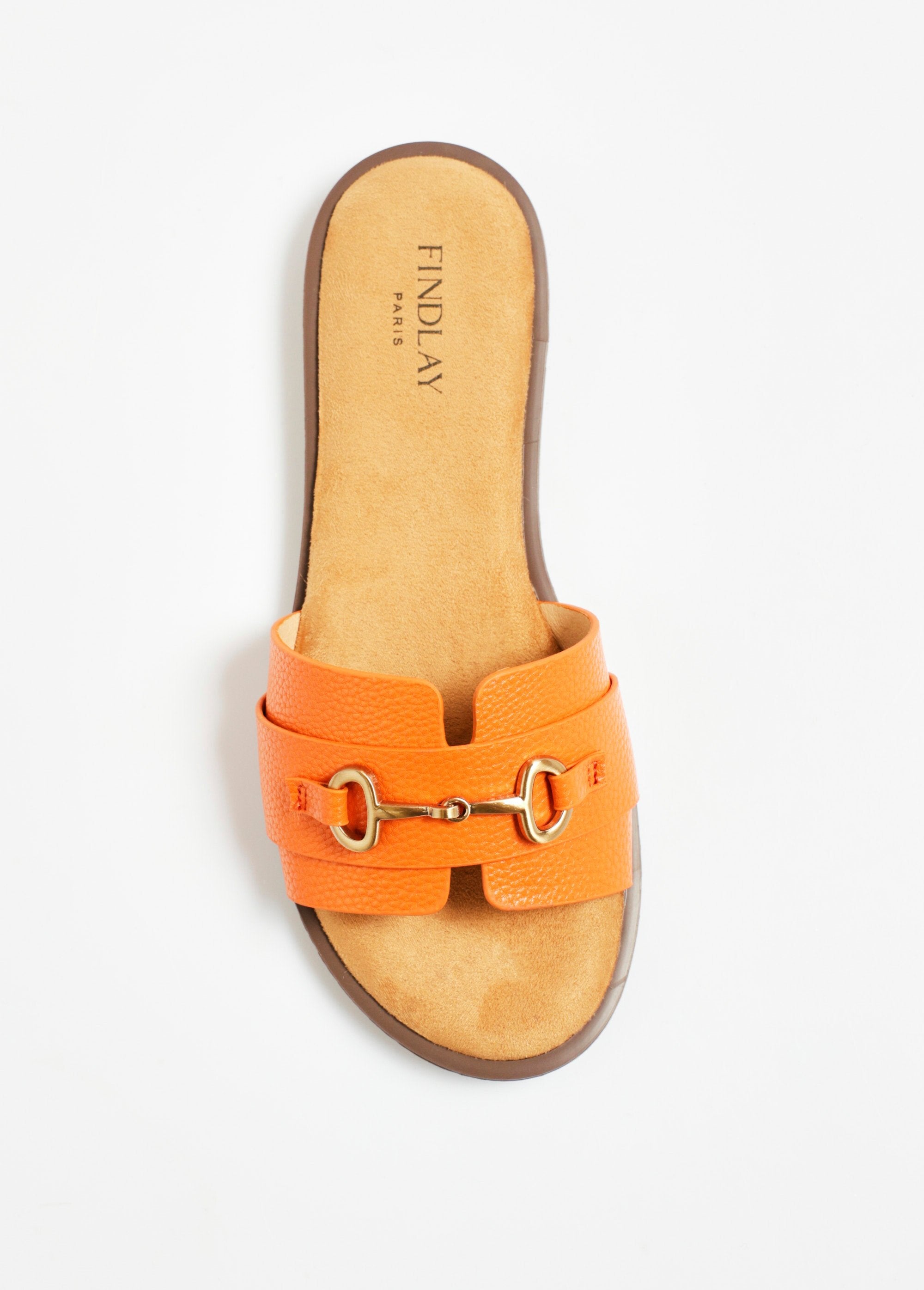 Sandalias_estilo_mule_con_detalle_metálico_naranja_OV1_slim