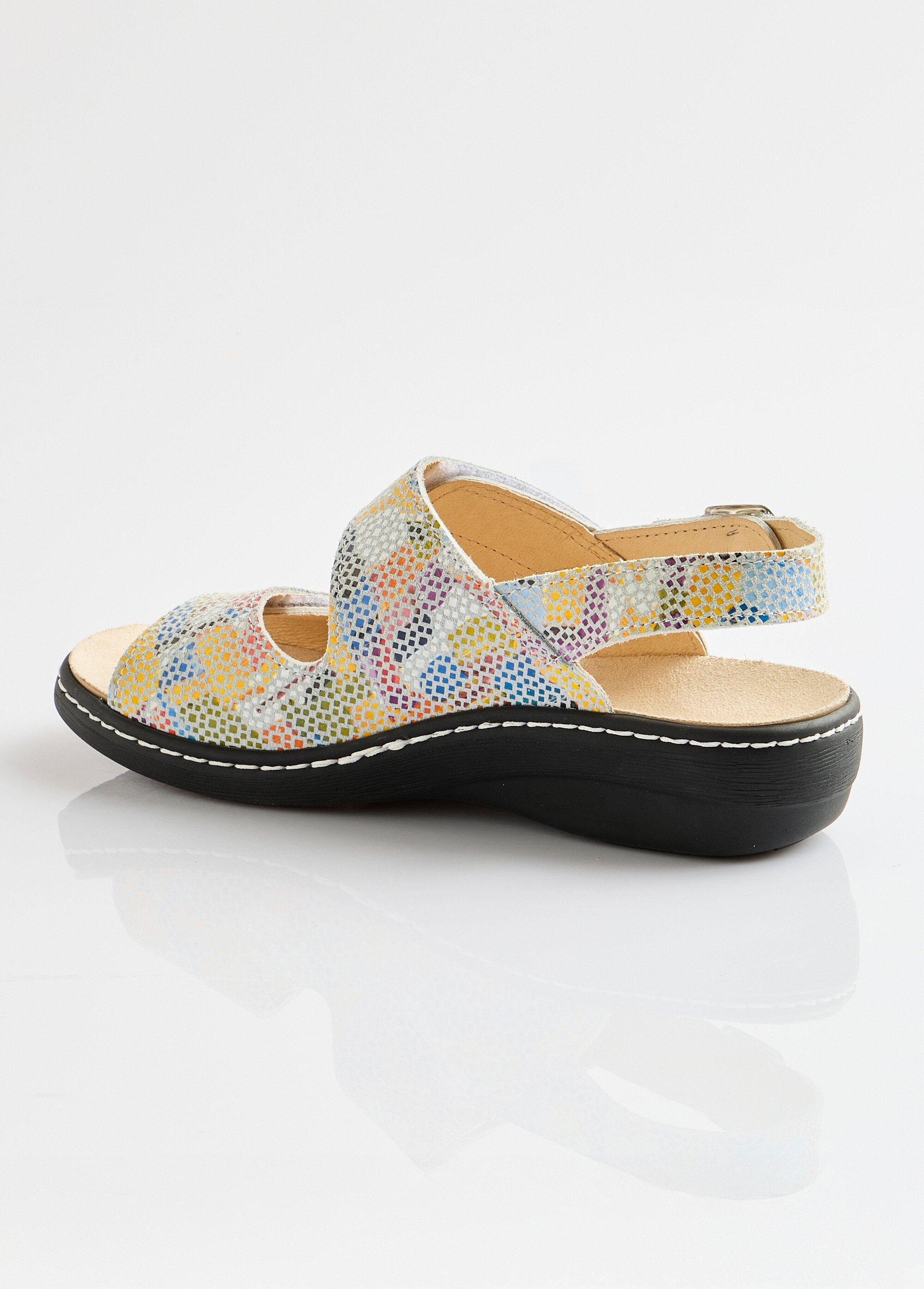 Sandalias_anchas_de_piel_Estampado_y_blanco_DO1_slim