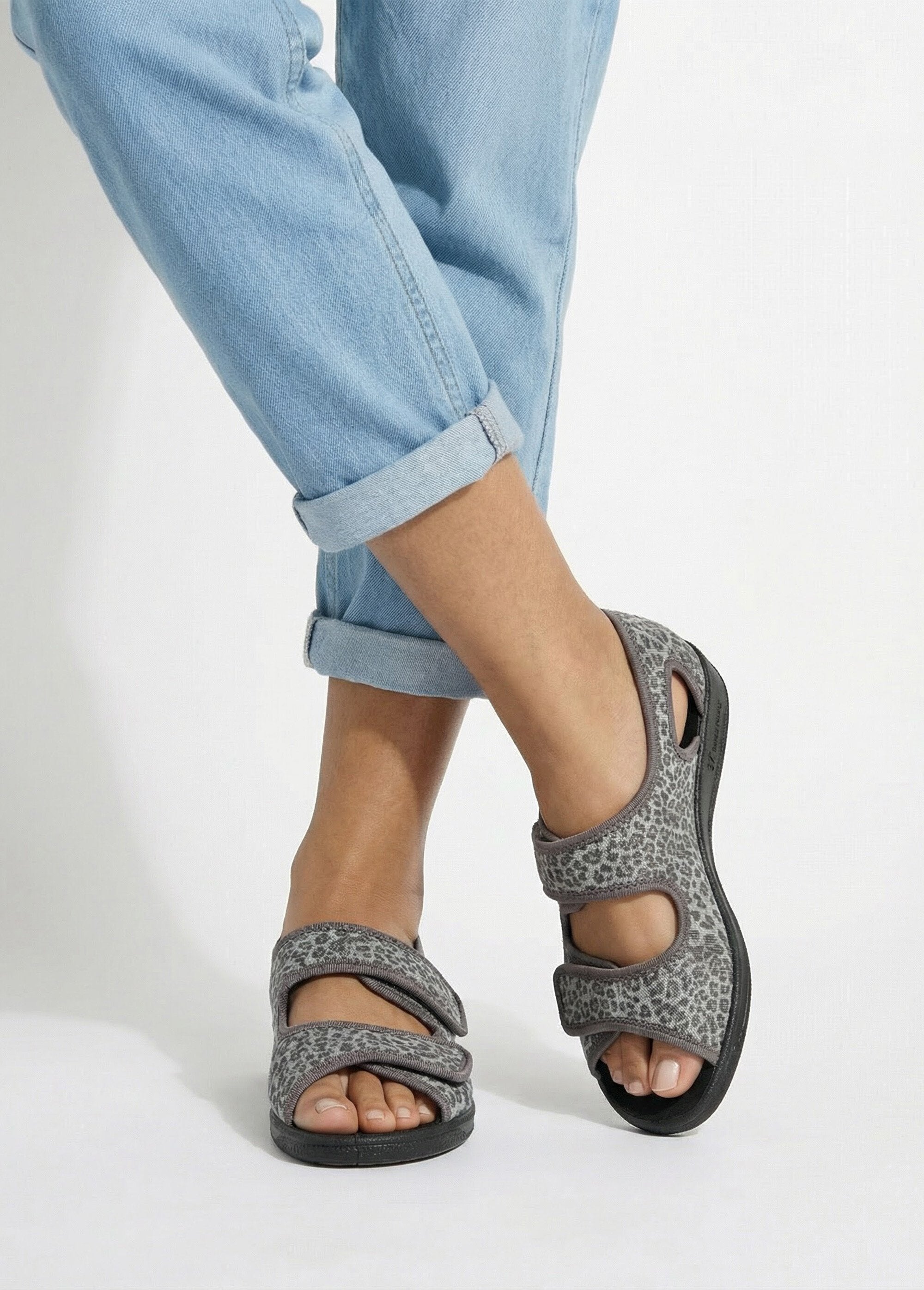 Sandalias_veganas_ancho_confort_Gris_SF1_slim