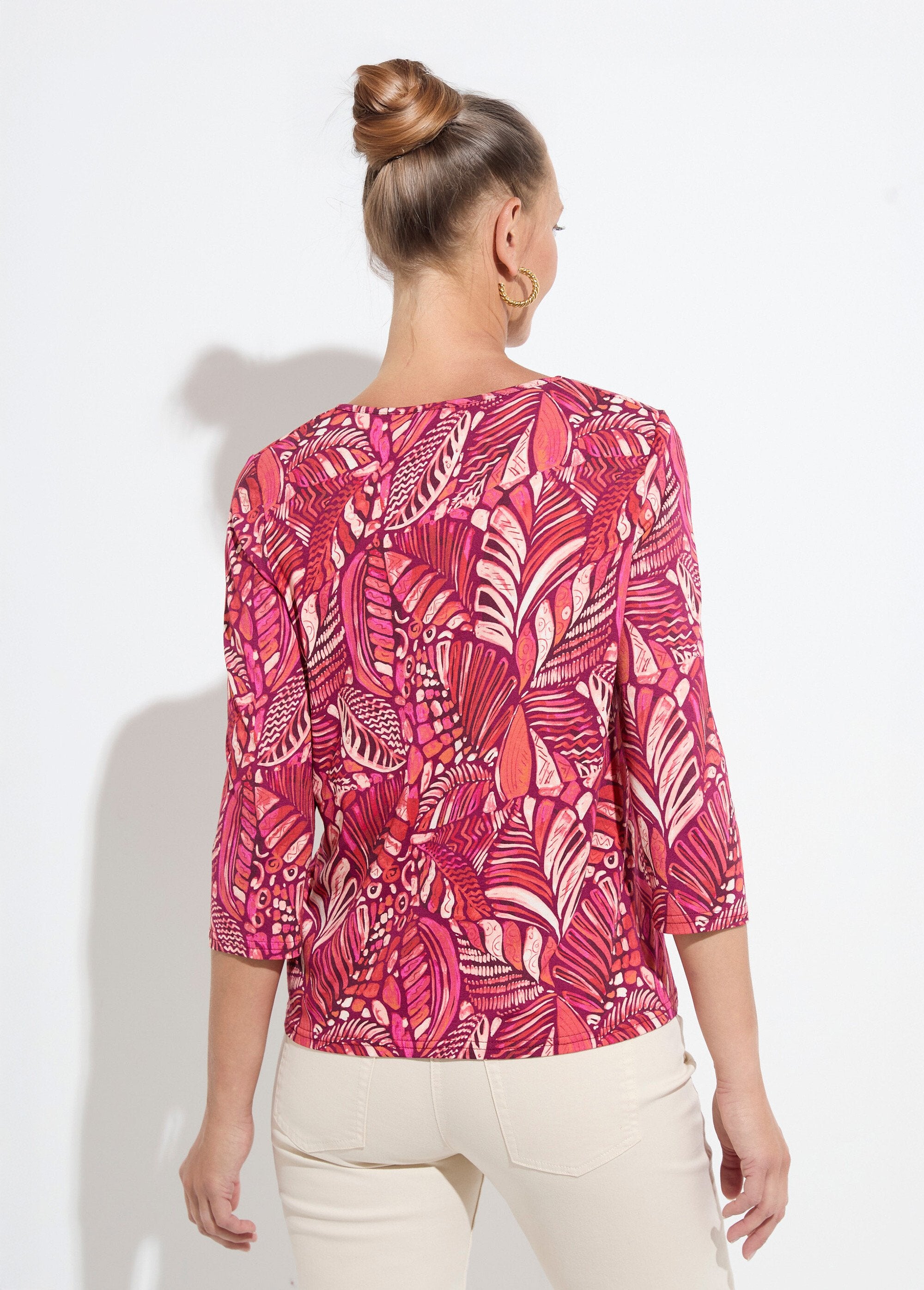 Camiseta_de_cuello_redondo_con_estampado_de_patchwork_rosa_y_naranja_DO1_slim