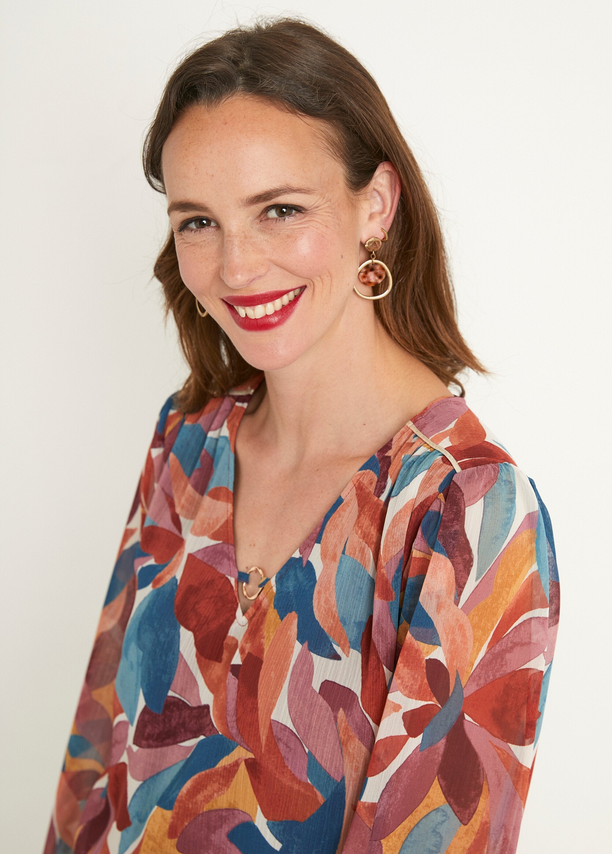 Túnica_larga_de_gasa_estampada_con_escote_en_V_joya_naranja_y_azul_DE1_slim