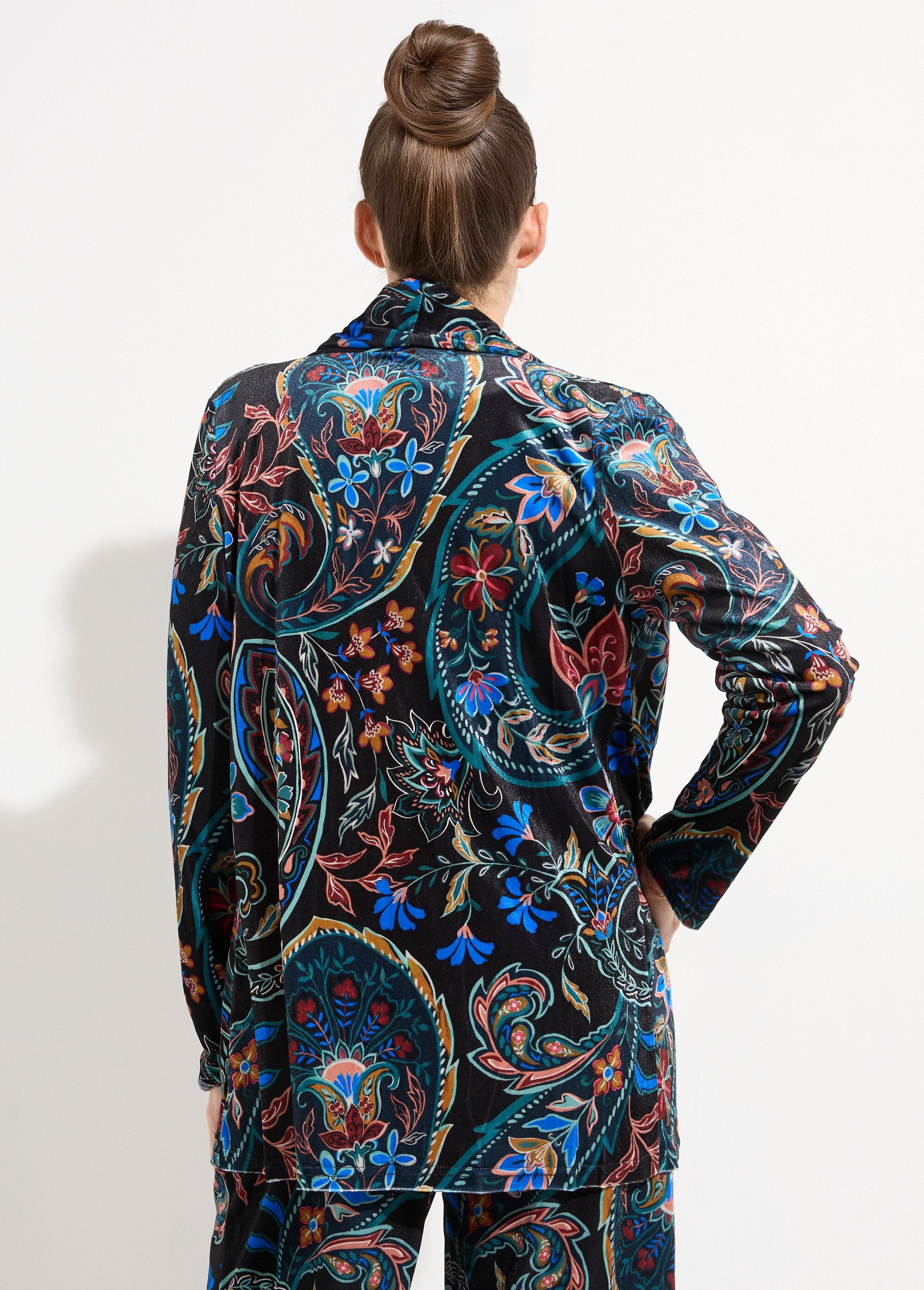 Chaqueta_de_terciopelo_con_estampado_de_cachemira_Estampados_negros_DO1_slim