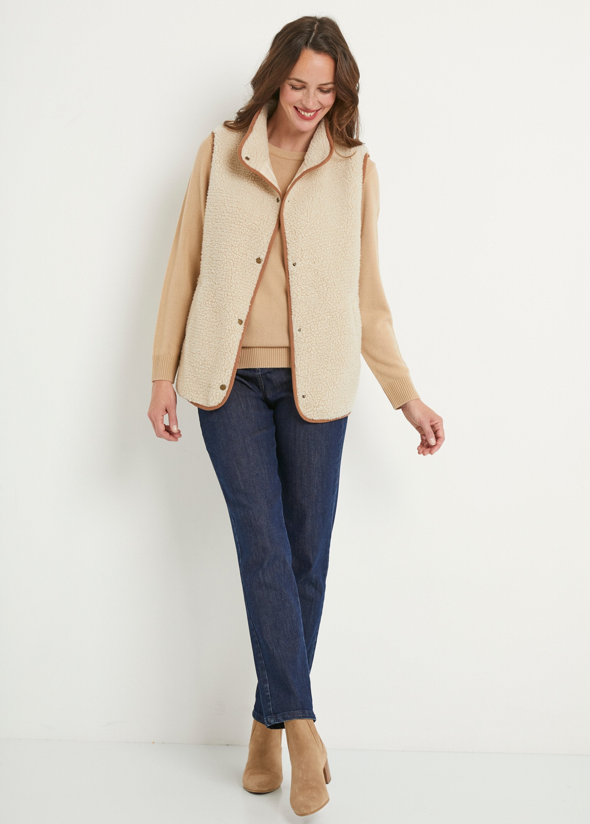 Chaqueta_de_sherpa_sin_mangas_con_cuello_alto_Crudo_SF1_slim