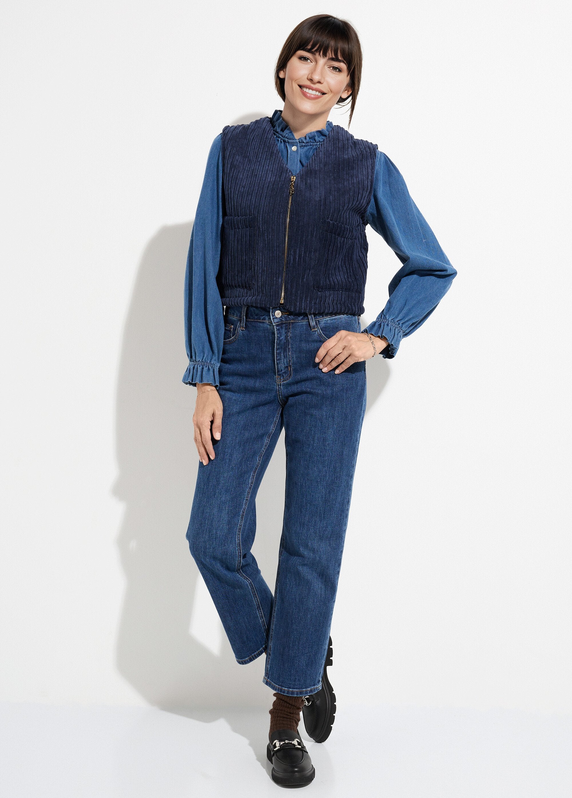 Chaqueta_de_terciopelo_sin_mangas_con_cuello_en_V_y_cremallera_Marina_SF1_slim