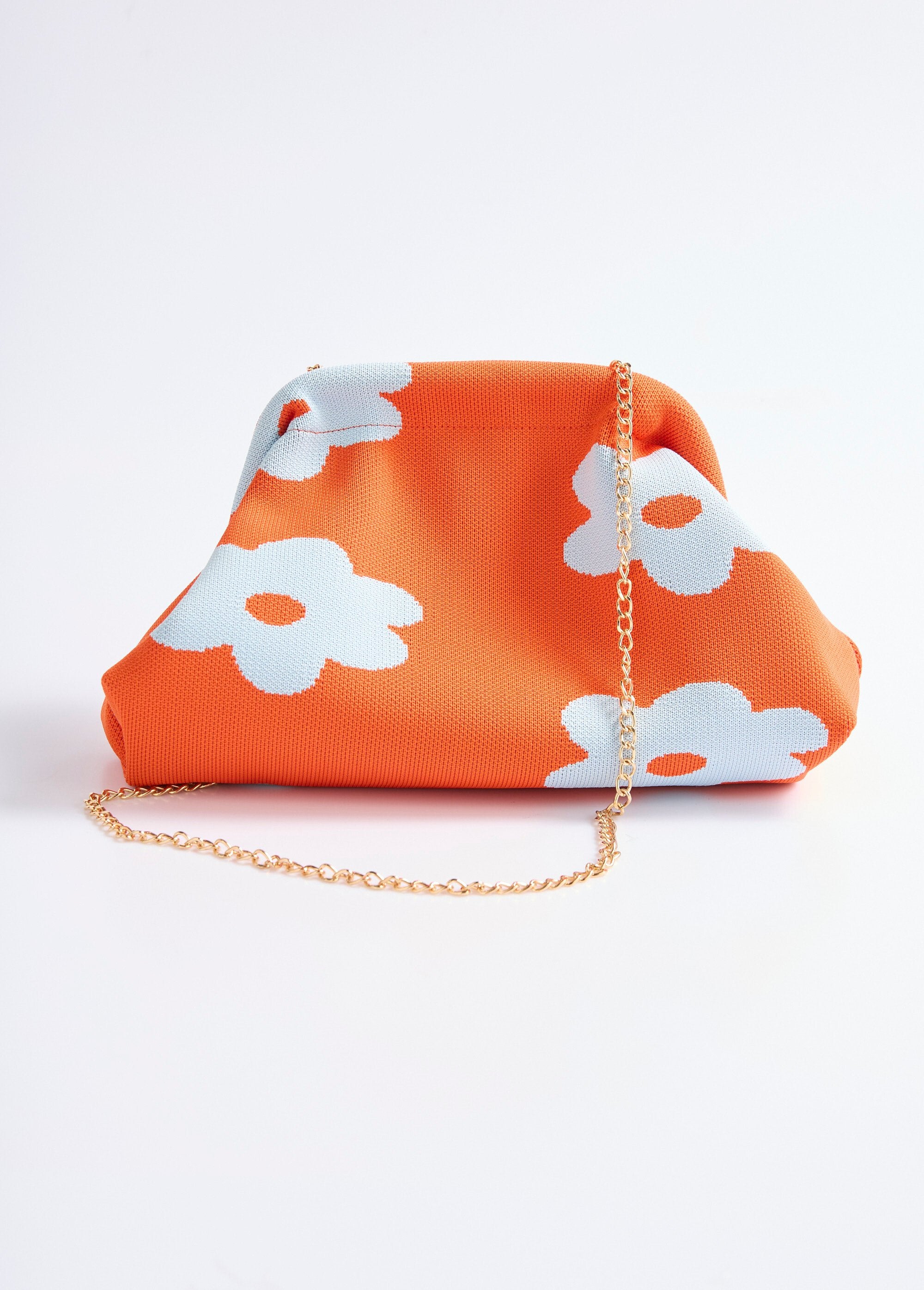 Bolso_de_malla,_cierre_rígido_y_cadena._naranja_y_azul_FA1_slim