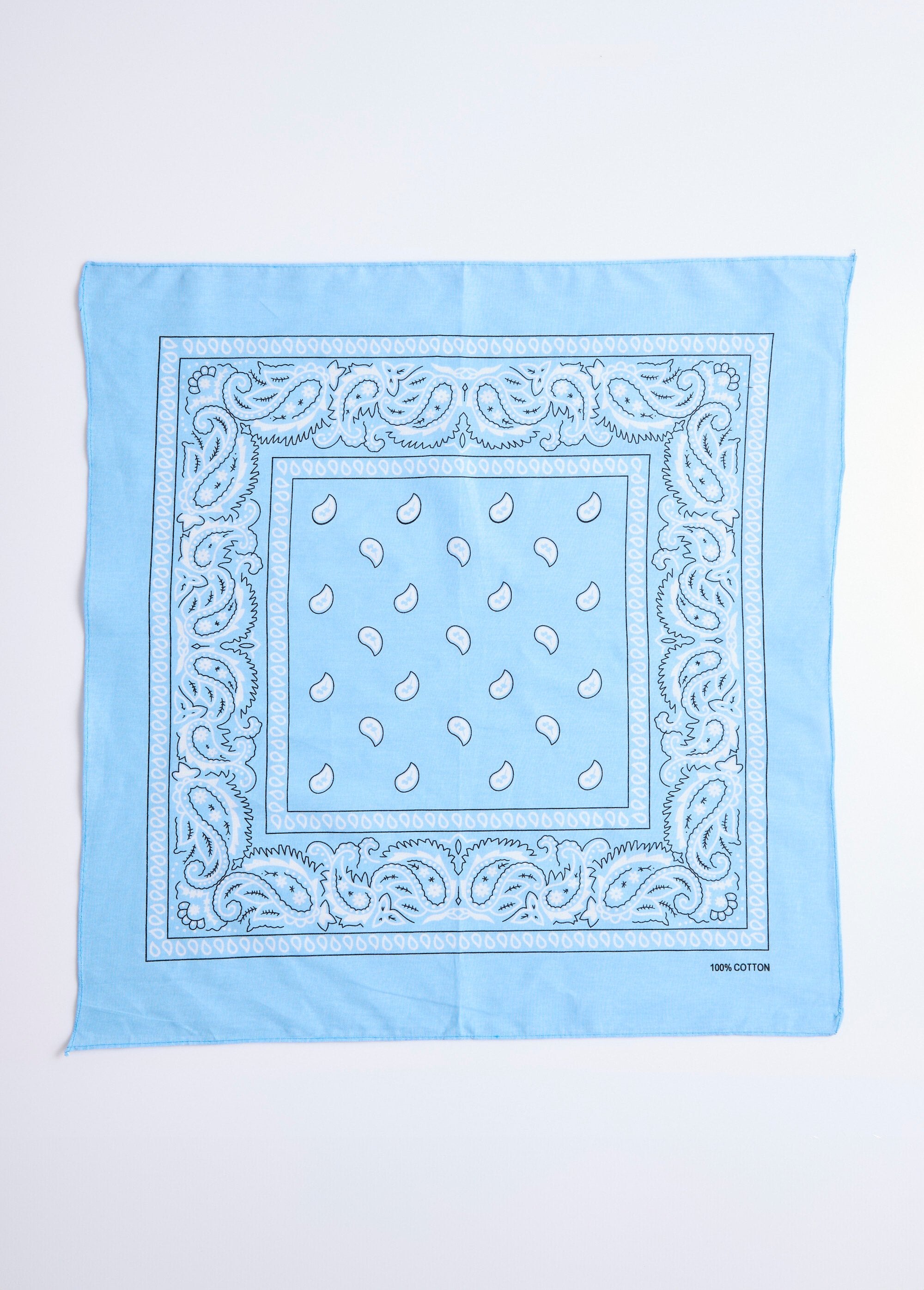 Pañuelo_cuadrado_tipo_bandana_Cielo_azul_DE1_slim