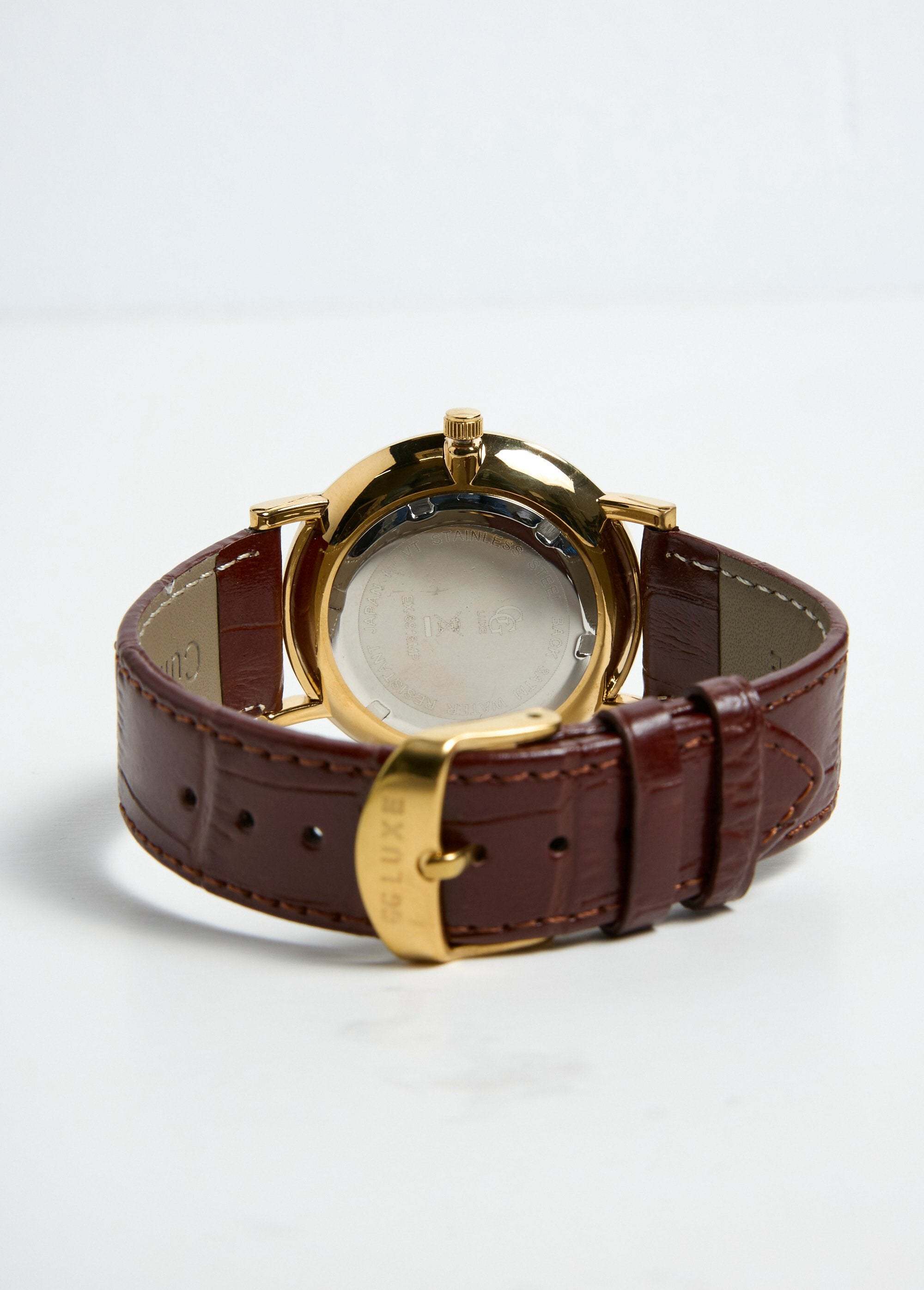Reloj_redondo_de_acero_inoxidable_y_piel_estilo_cocodrilo._Castaño_DE2_slim