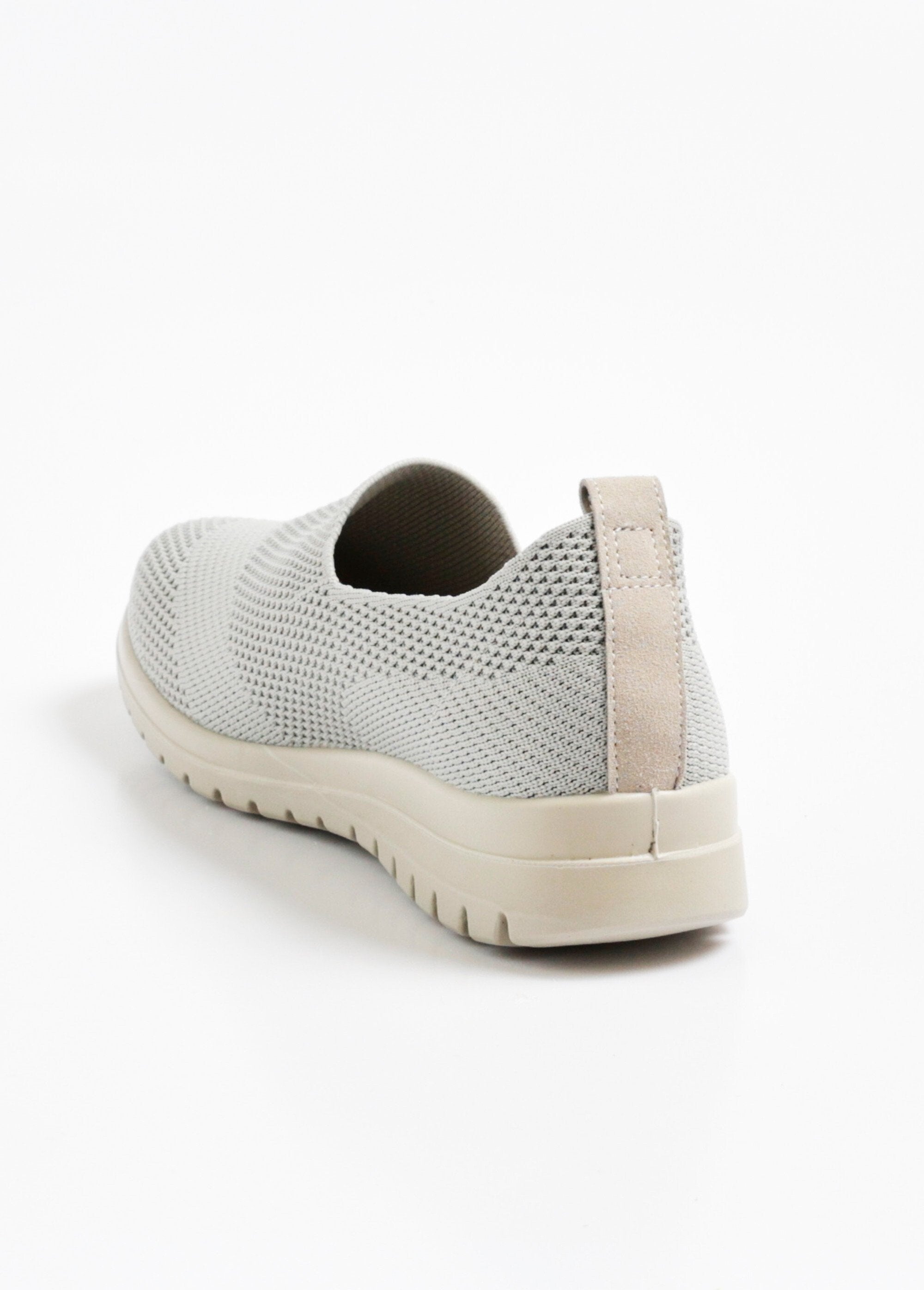 Zapatillas_cómodas_de_malla_Gris_DO1_slim