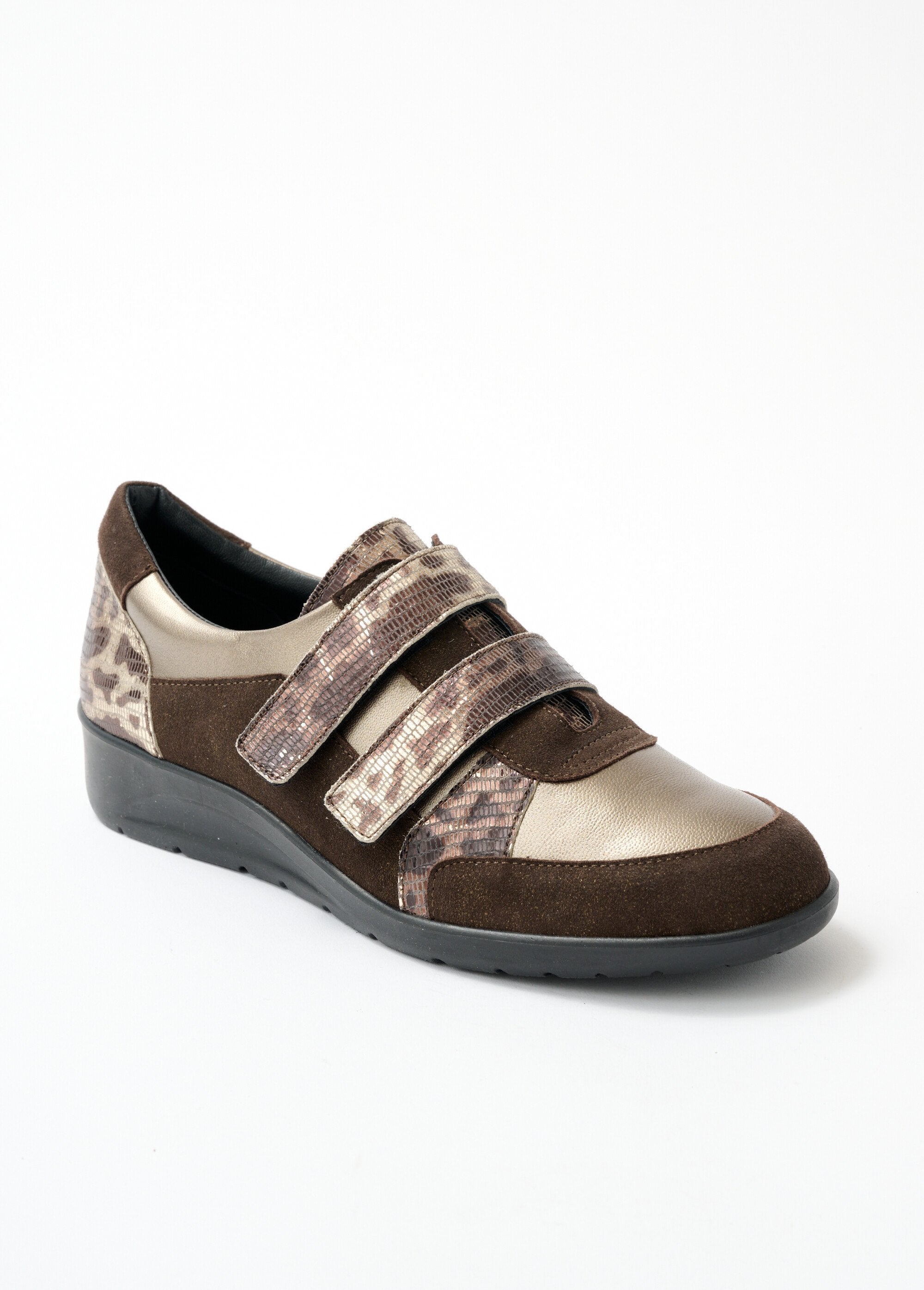 Cómodas_zapatillas_de_piel_con_velcro_ancho._Bronce_FA1_slim