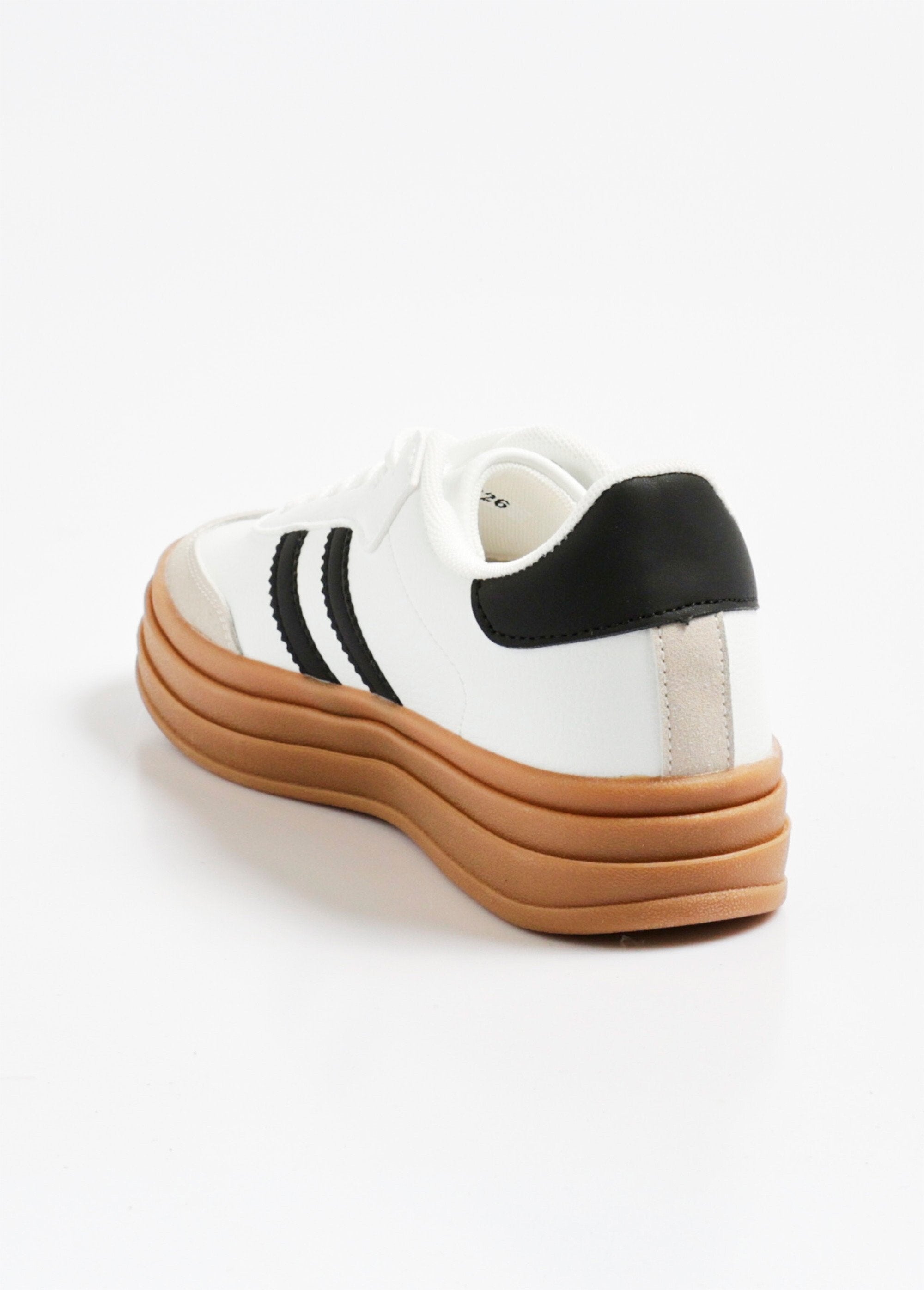 Zapatillas_de_ante_estilo_retro_bicolor_Blanco,_Blanca_DO1_slim