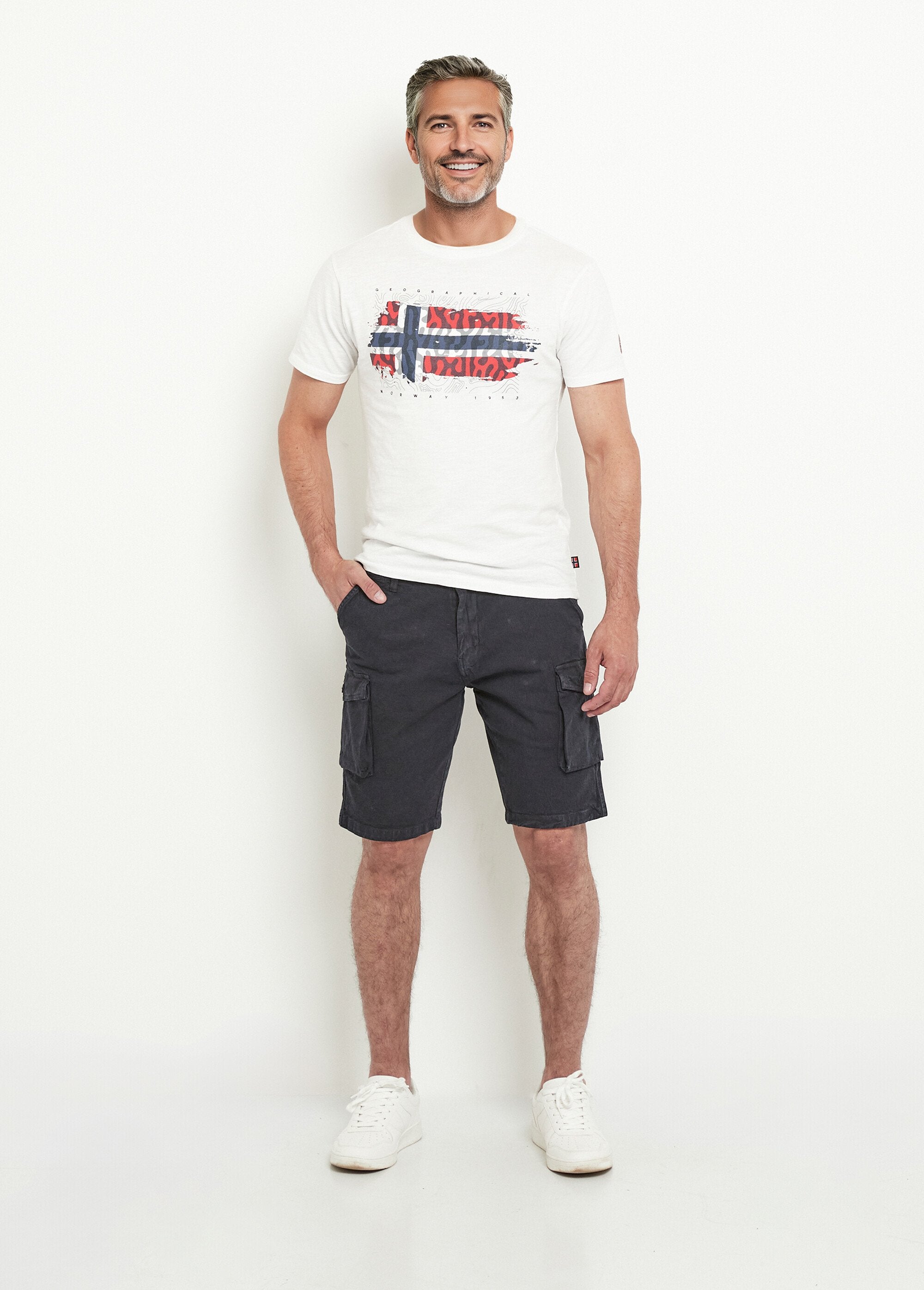 Bermudas_elásticas_con_bolsillos_laterales_con_solapa_Marina_SF1_slim