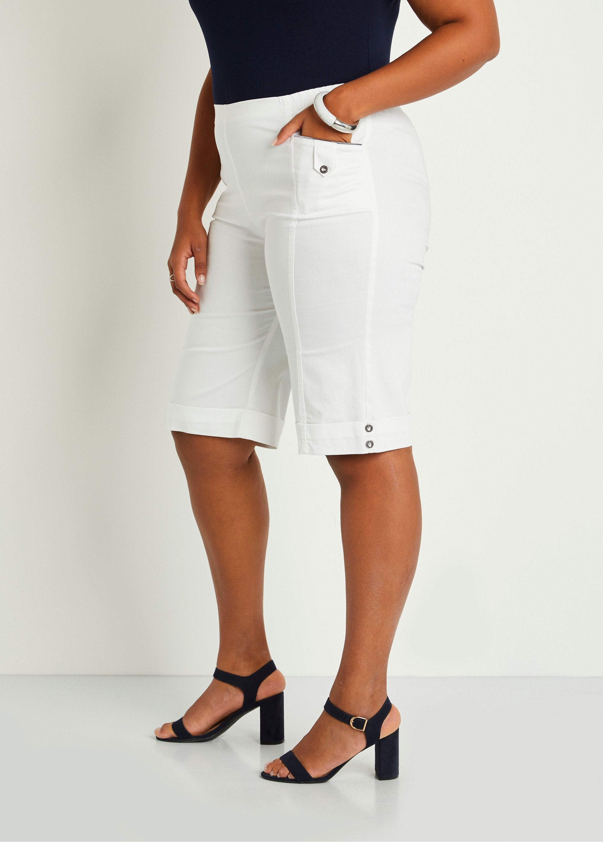 Bermudas_con_cinturilla_semielástica_Blanco,_Blanca_DR1_curvy