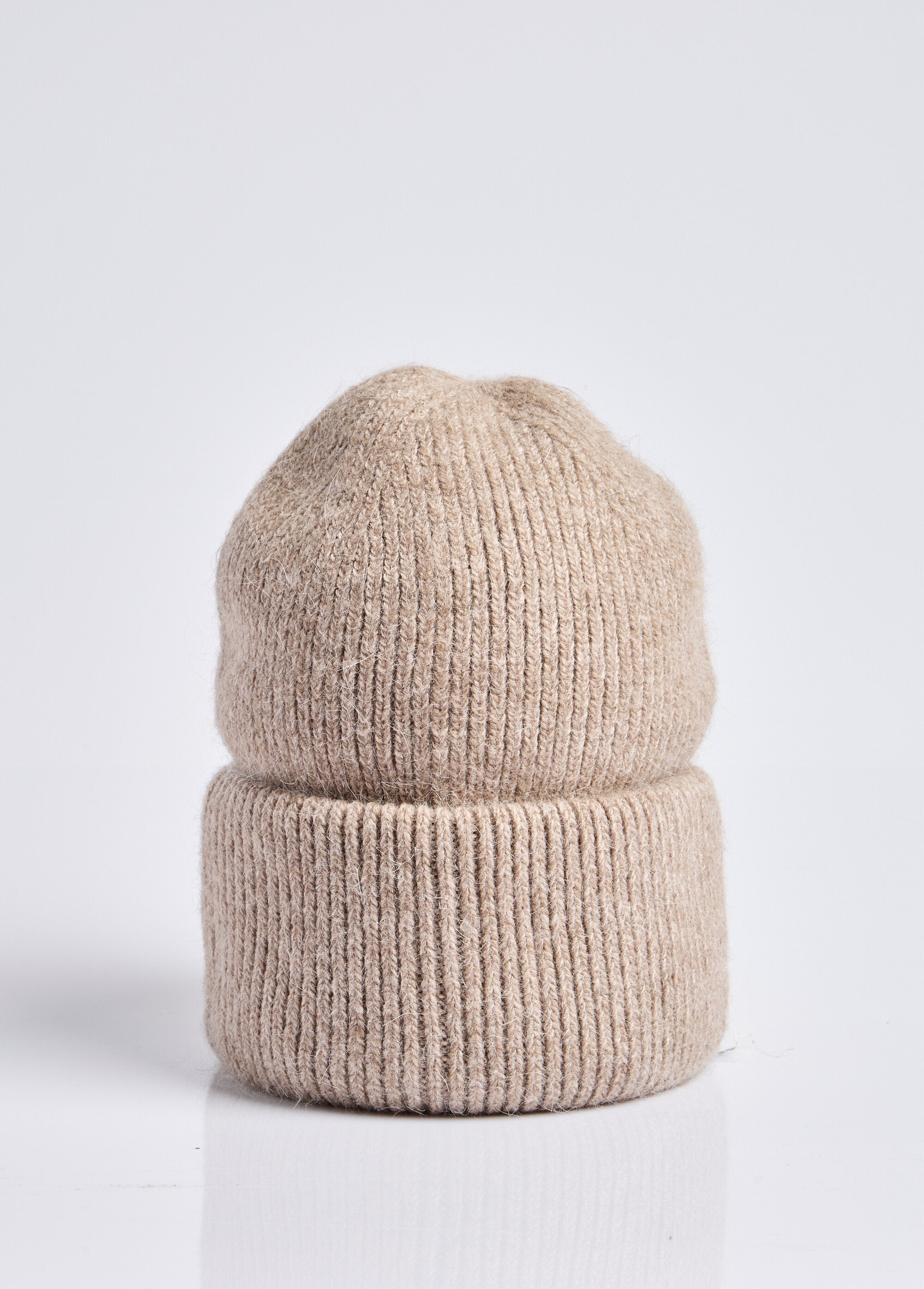 Gorro_de_punto_acanalado_con_angora_Lunar_FA1_slim