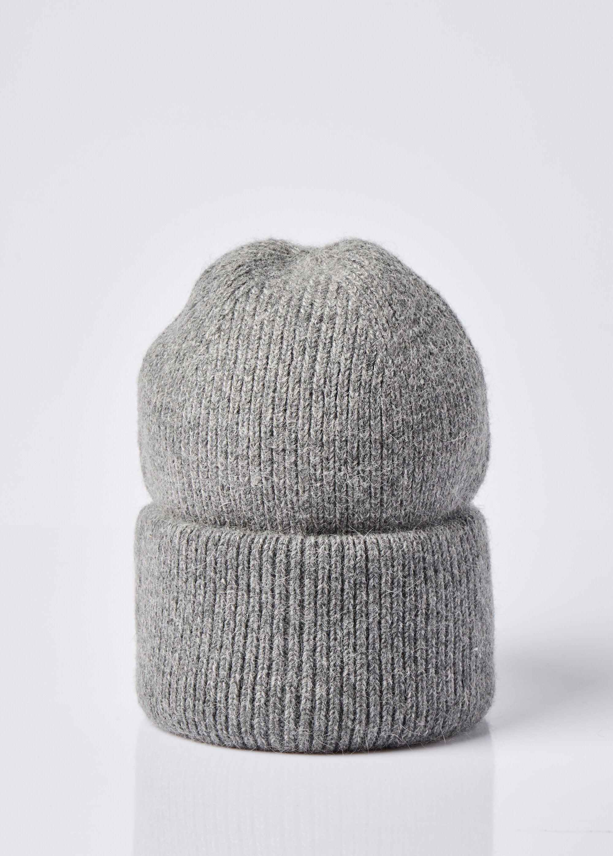 Gorro_de_punto_acanalado_con_angora_Gris_oscuro_FA1_slim