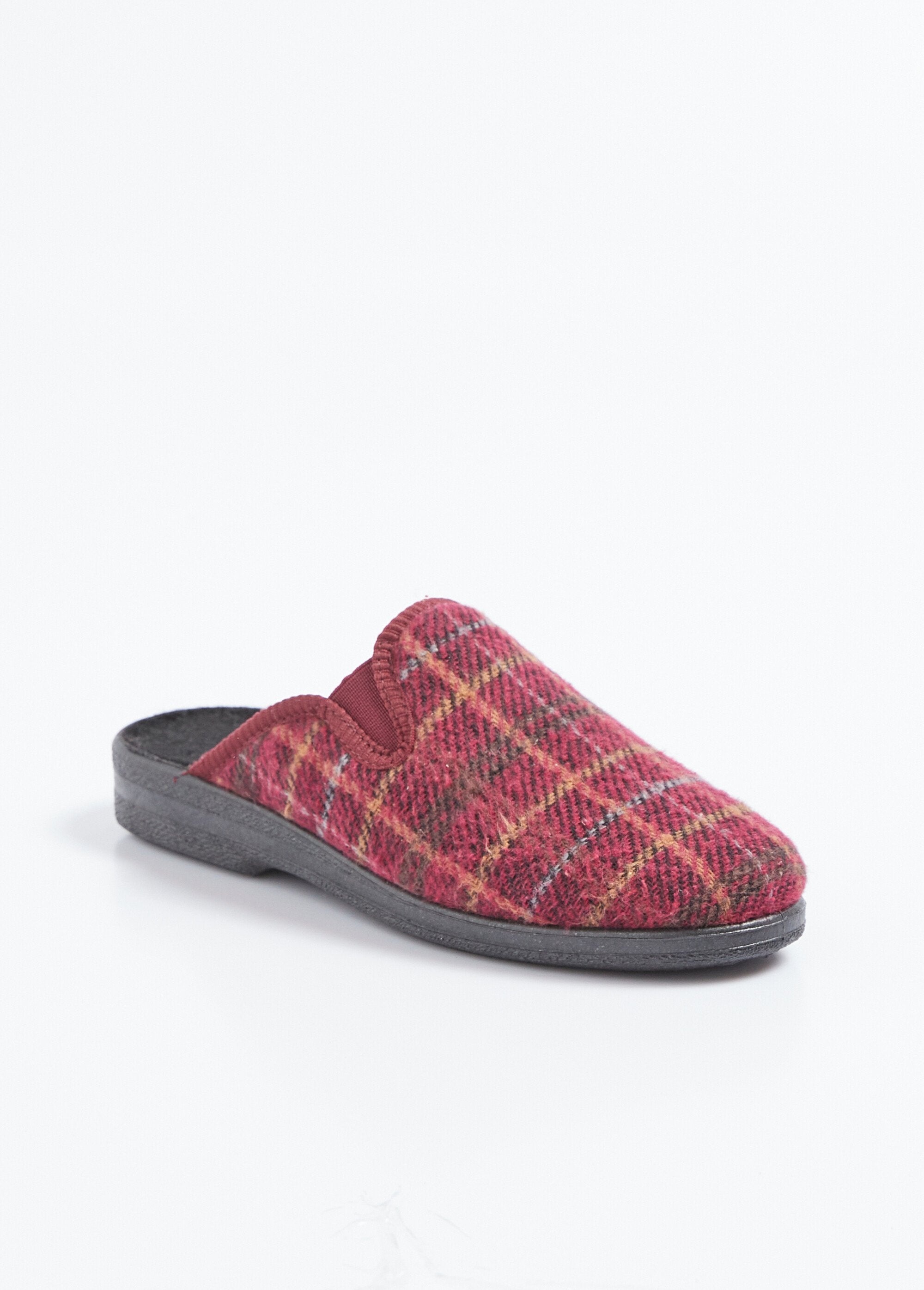 Pantuflas_tipo_mule_con_ancho_cómodo_y_elástico_Burdeos_FA1_slim
