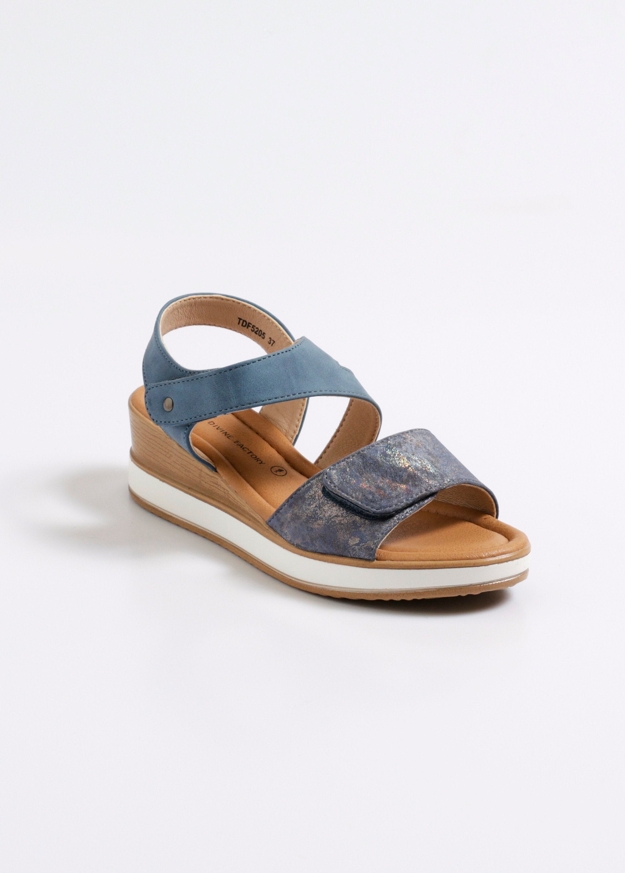 Sandalias_de_cuña_con_tiras_de_velcro_Marina_FA1_slim