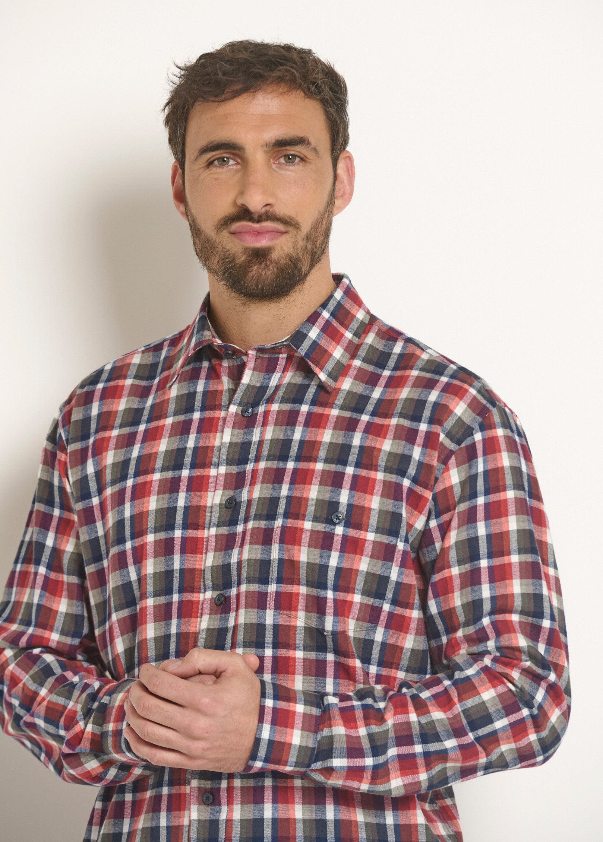 Camisa_cálida_de_franela_a_cuadros,_oscura_Azulejos_rojos_y_negros_DE2_slim